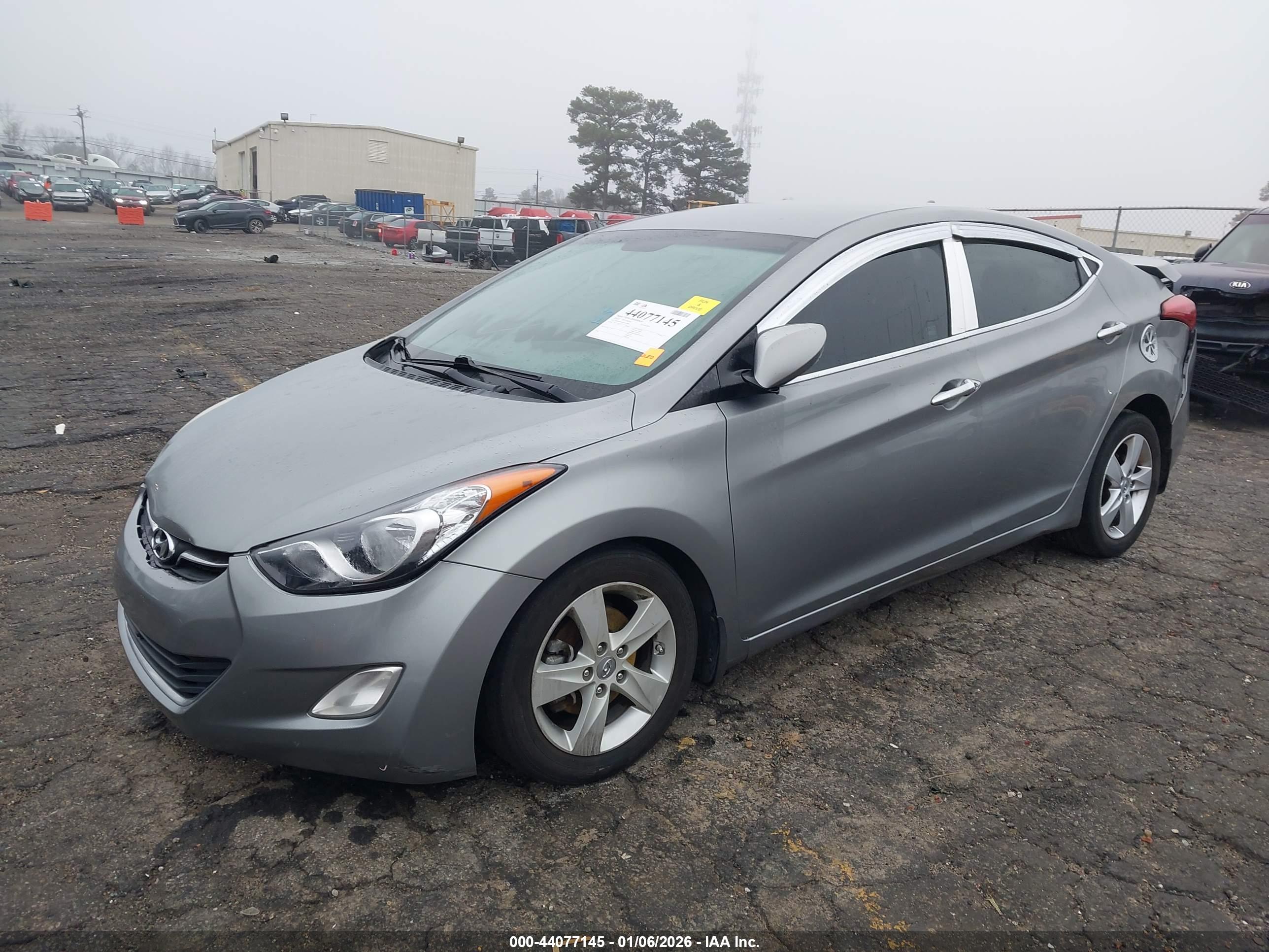 HYUNDAI ELANTRA image 2