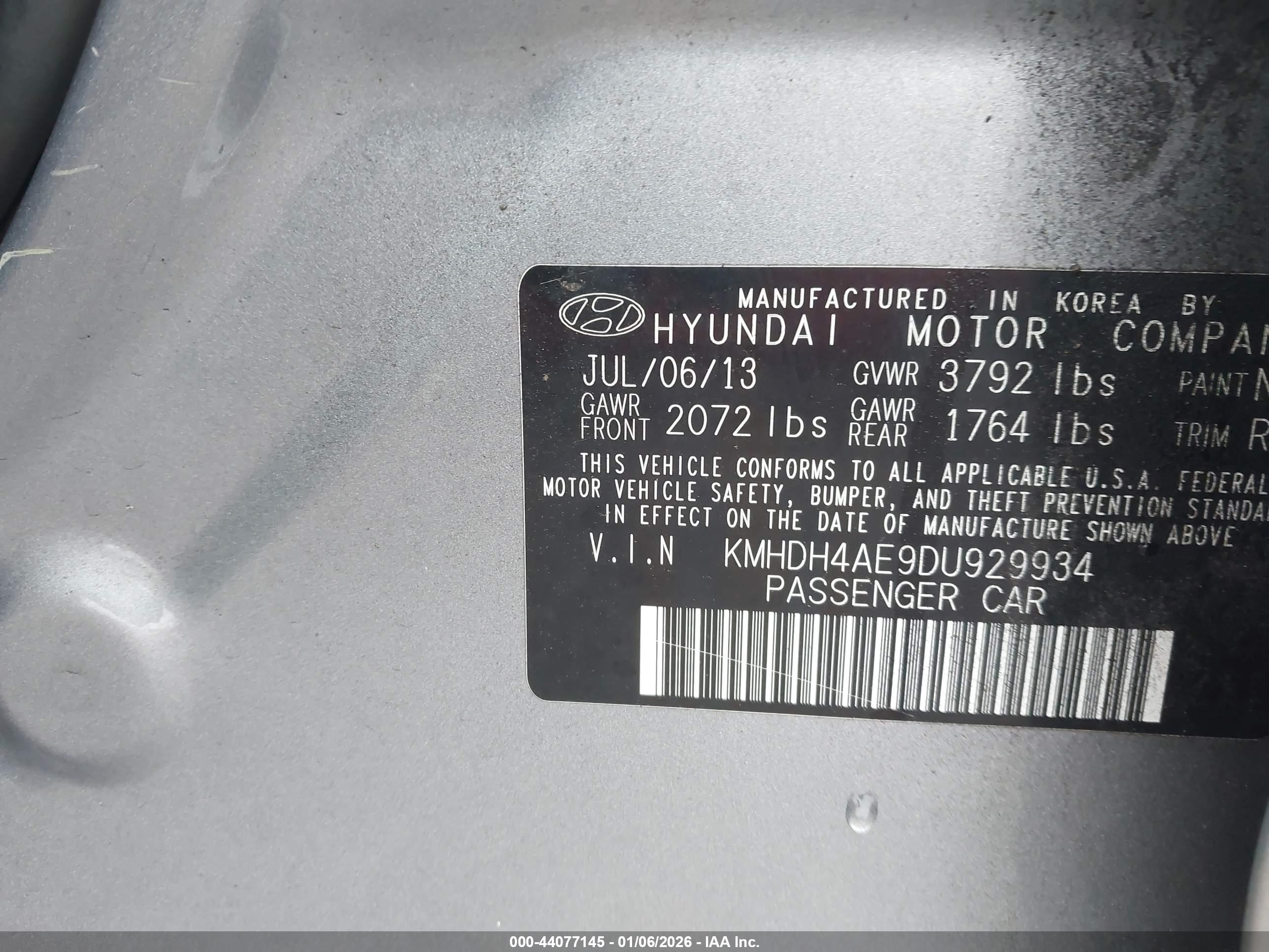 HYUNDAI ELANTRA image 9