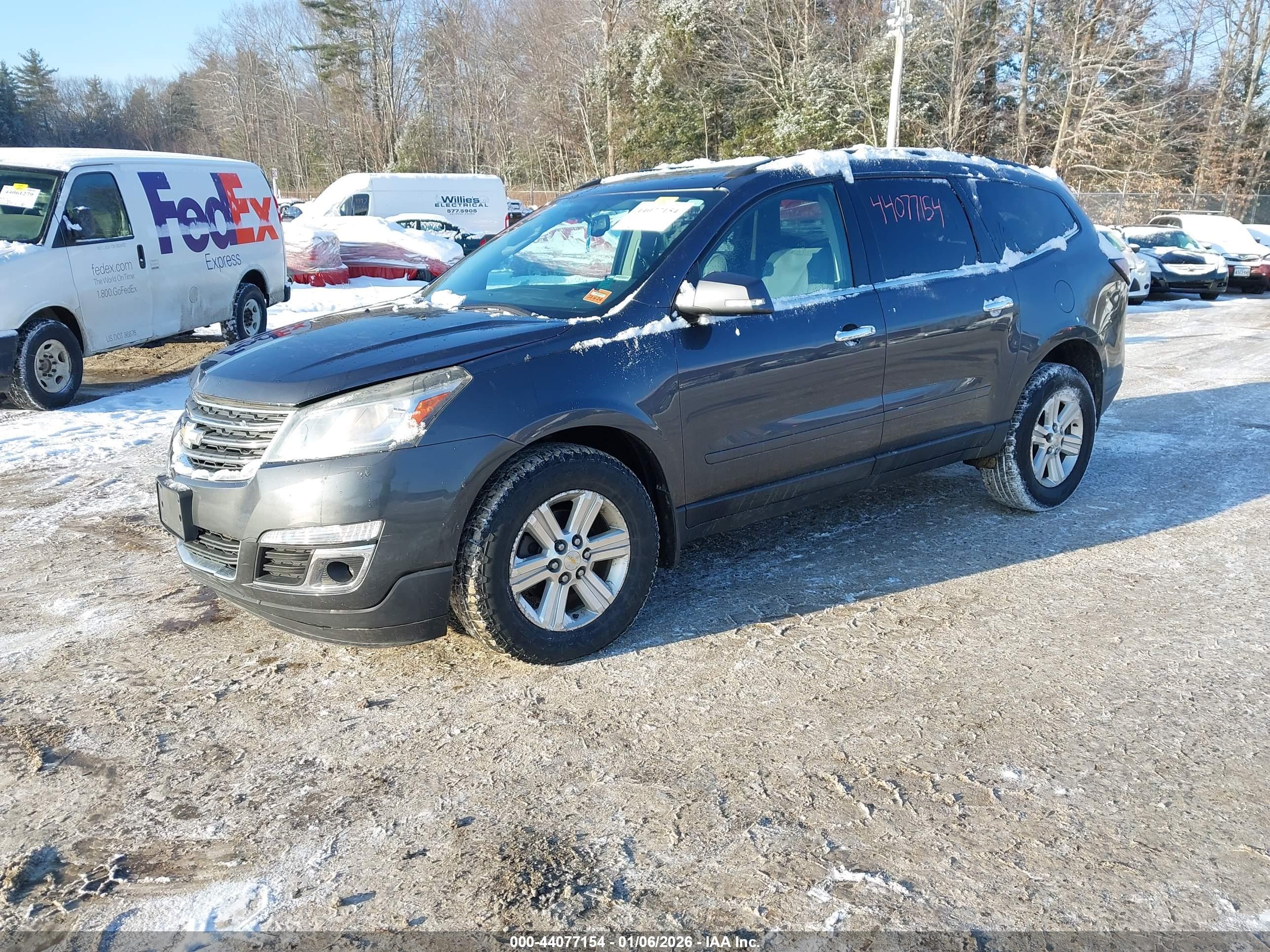 CHEVROLET TRAVERSE image 2
