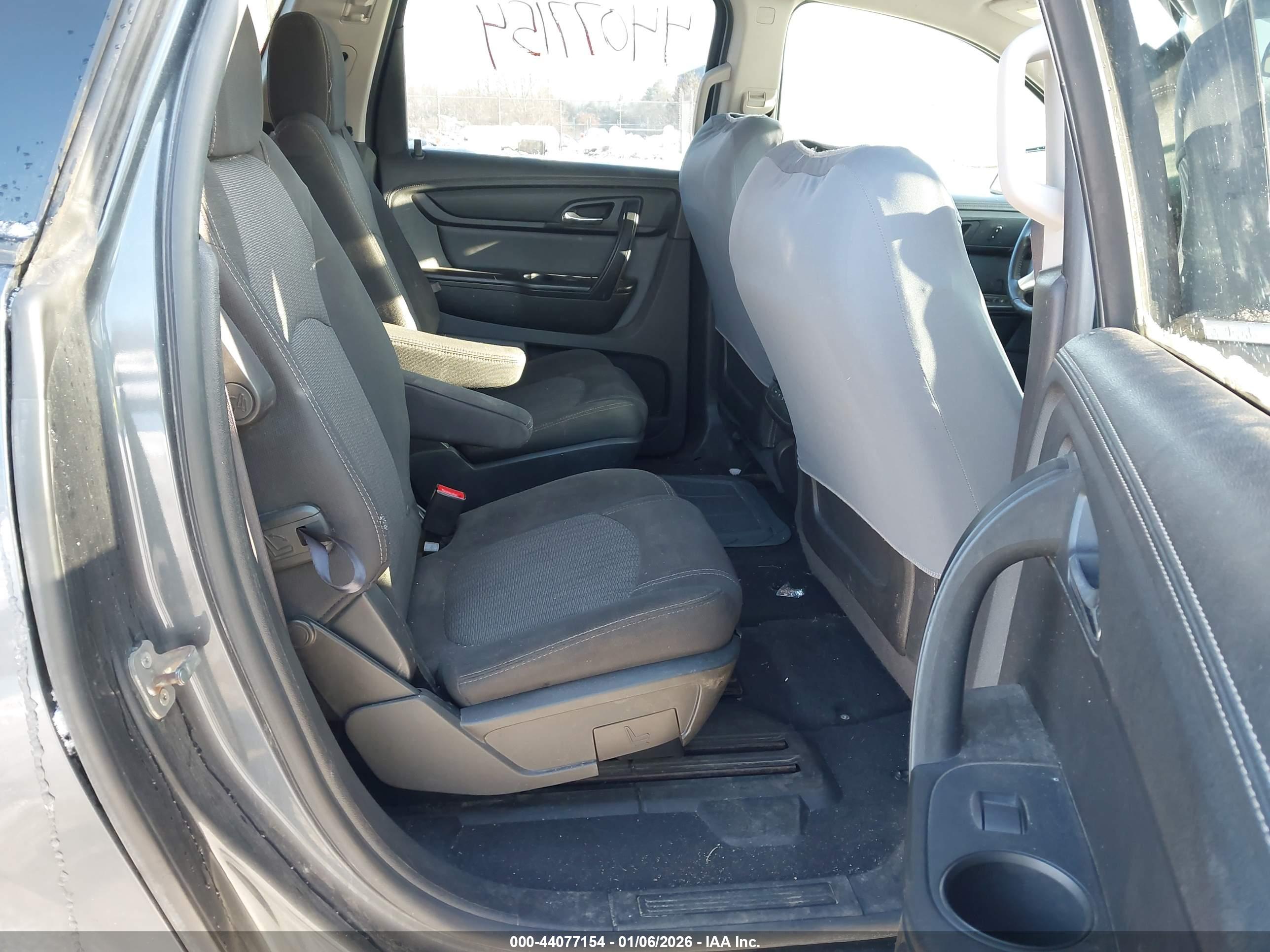 CHEVROLET TRAVERSE image 8