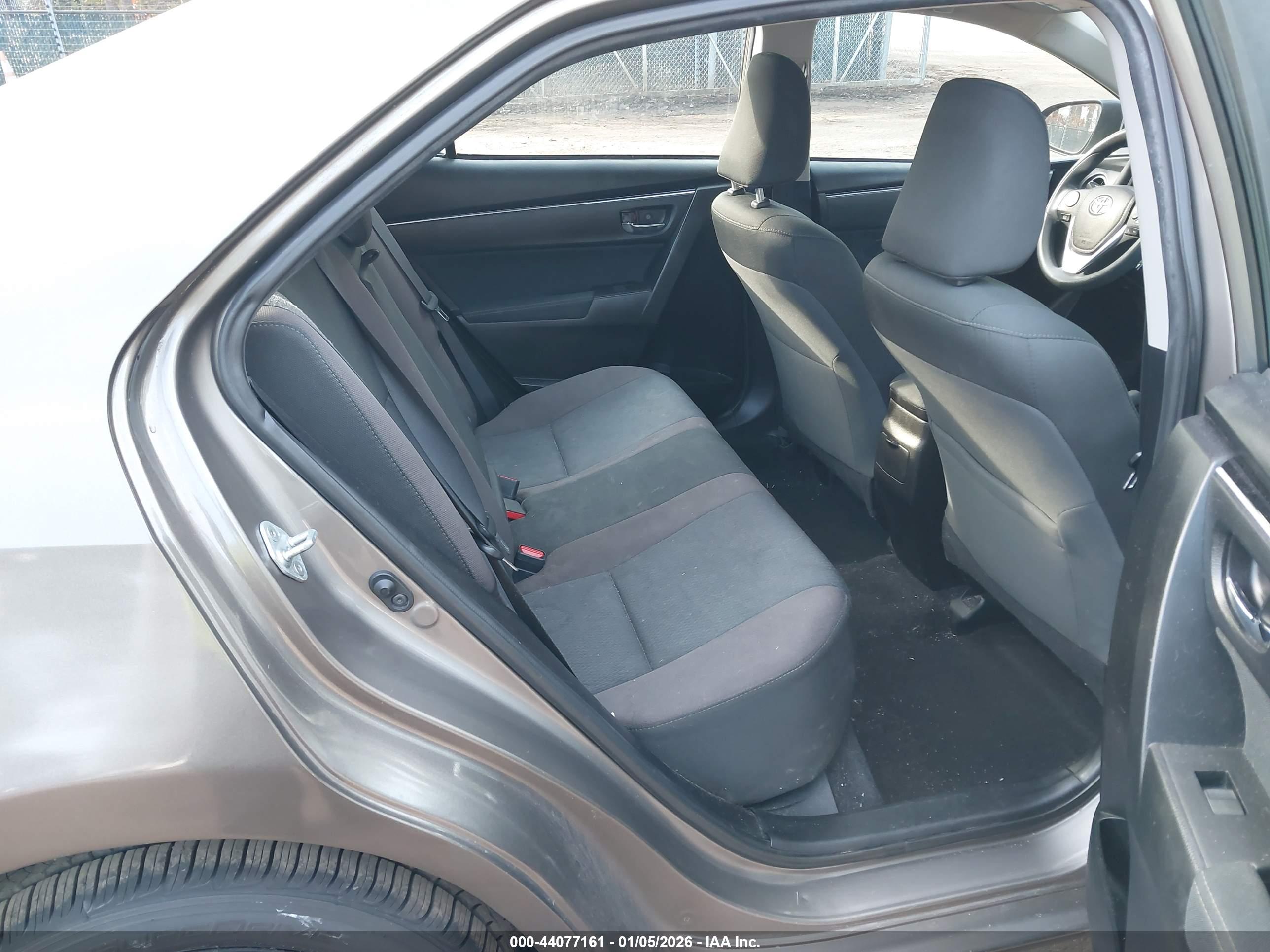 TOYOTA COROLLA image 8