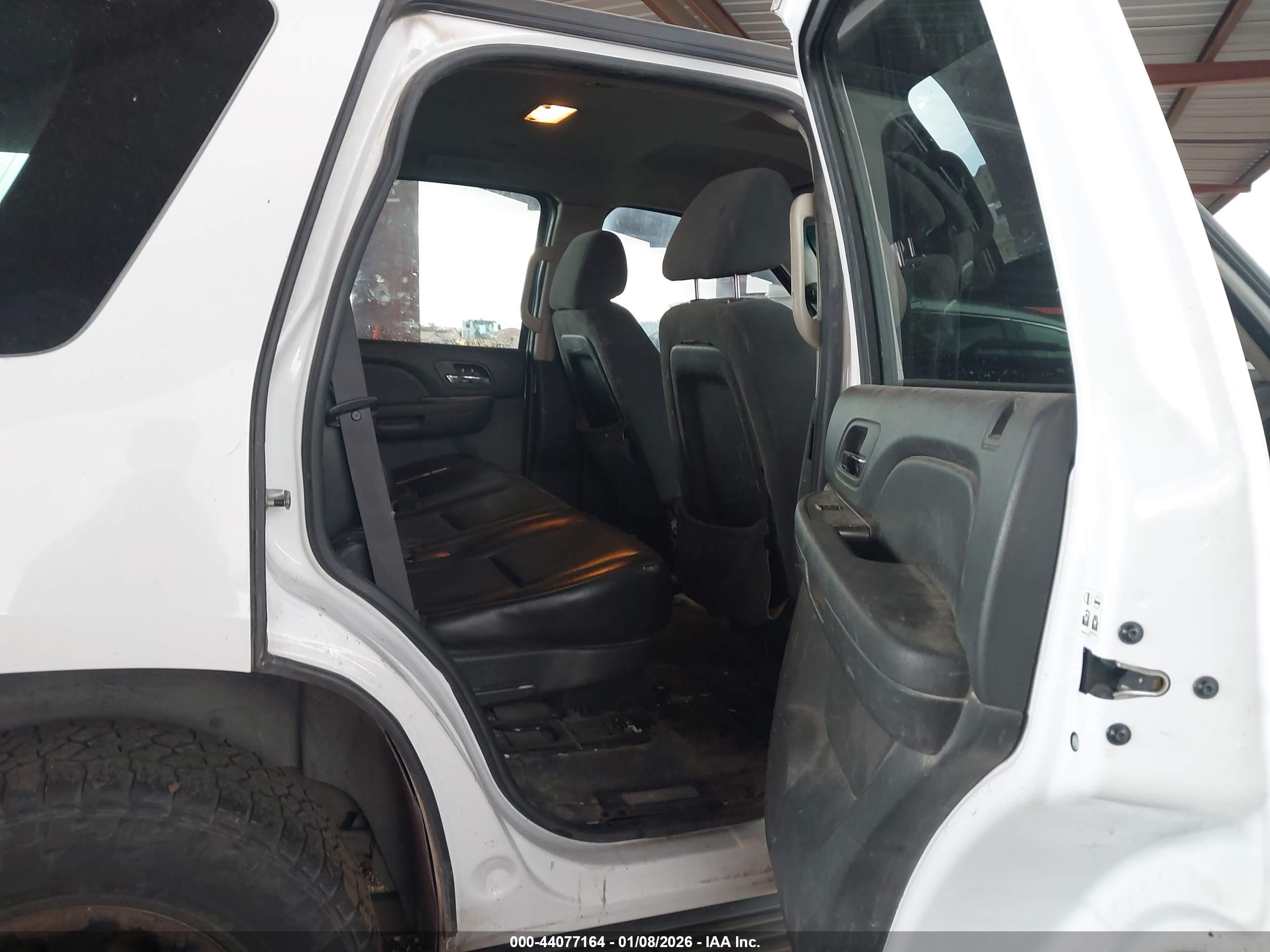 CHEVROLET TAHOE image 8