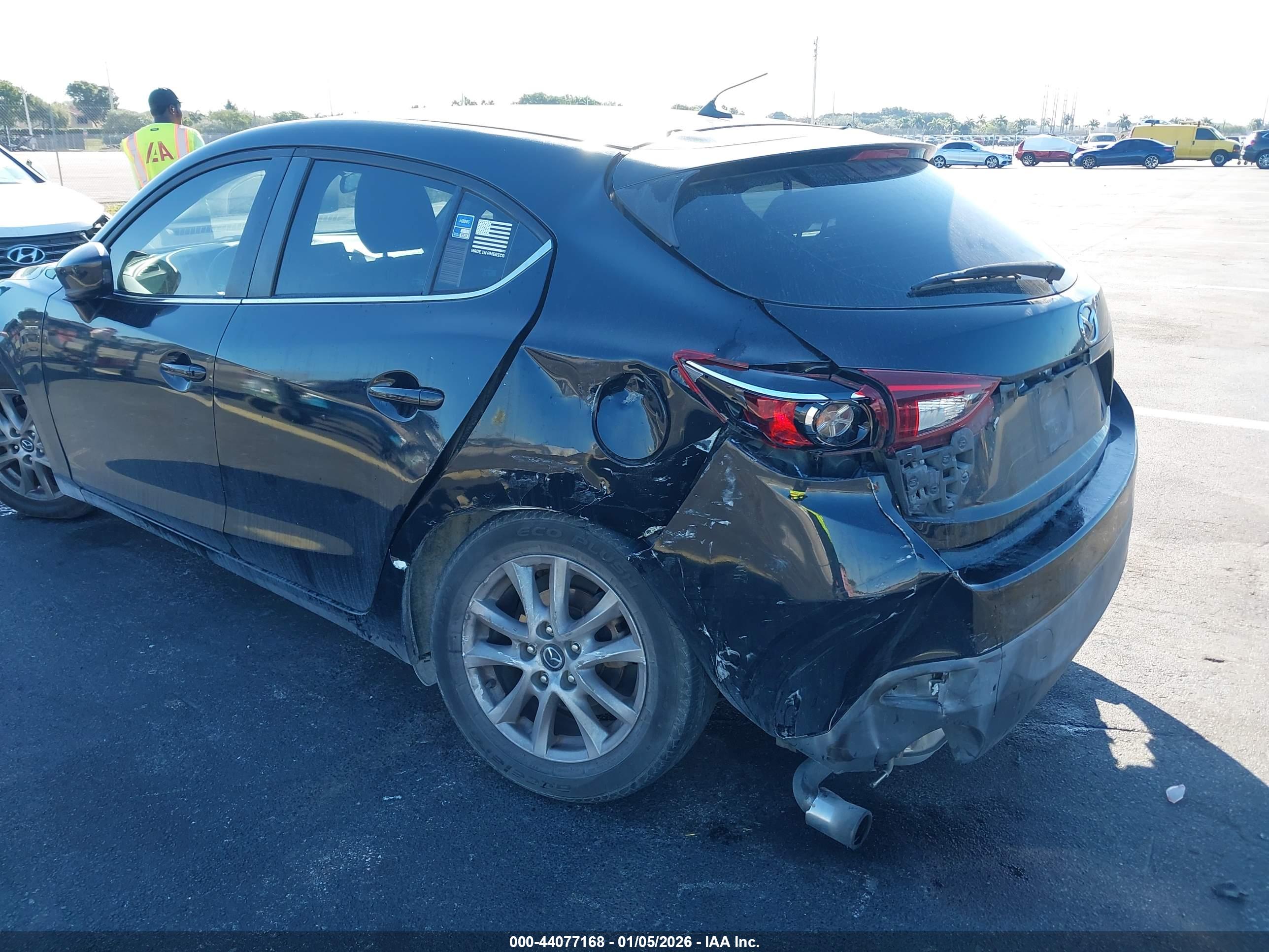 MAZDA MAZDA3 image 6