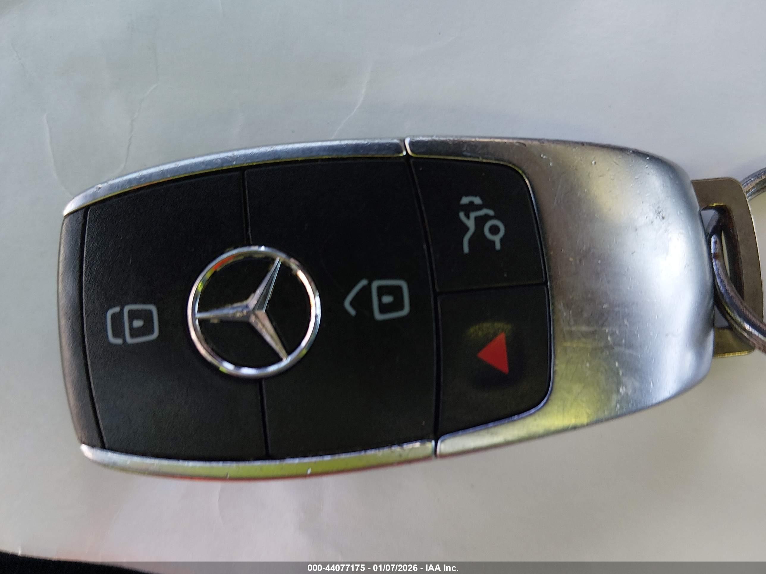 MERCEDES-BENZ GLE image 11