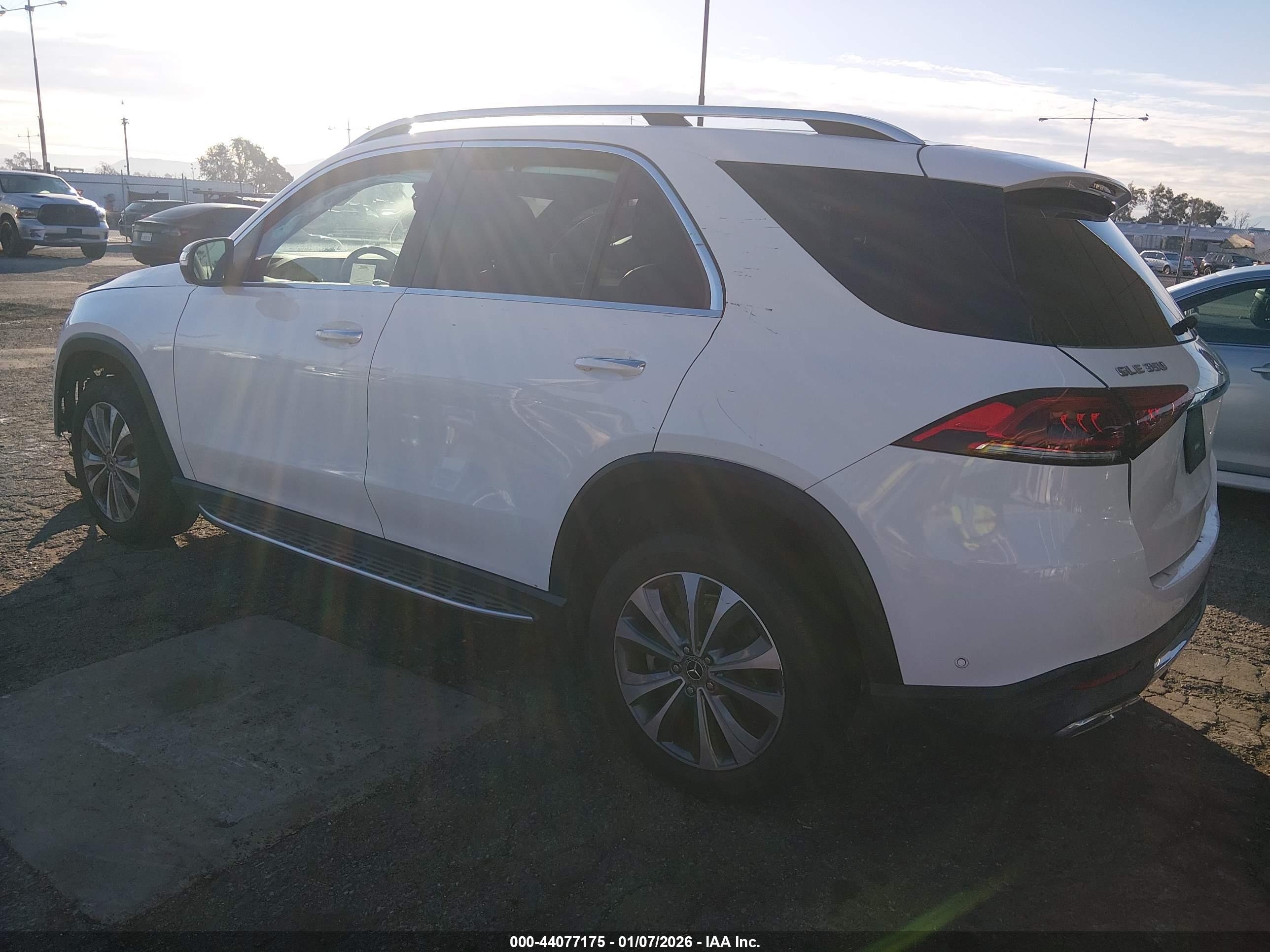 MERCEDES-BENZ GLE image 3