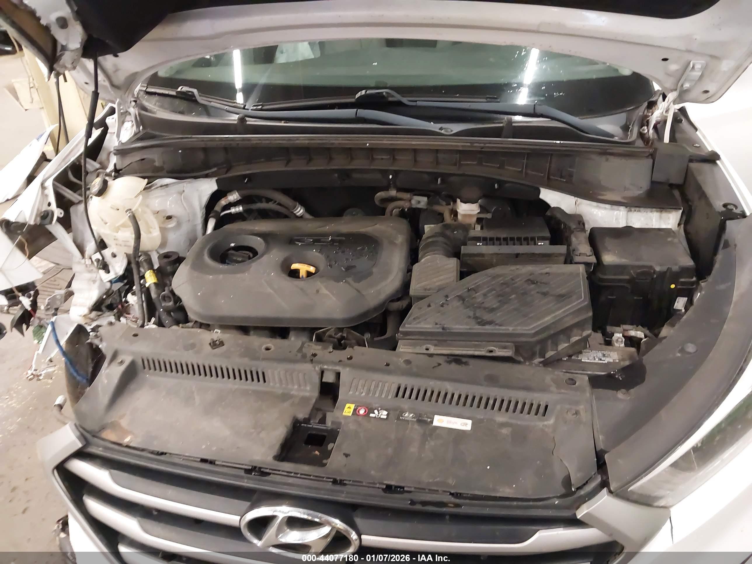 HYUNDAI TUCSON image 10