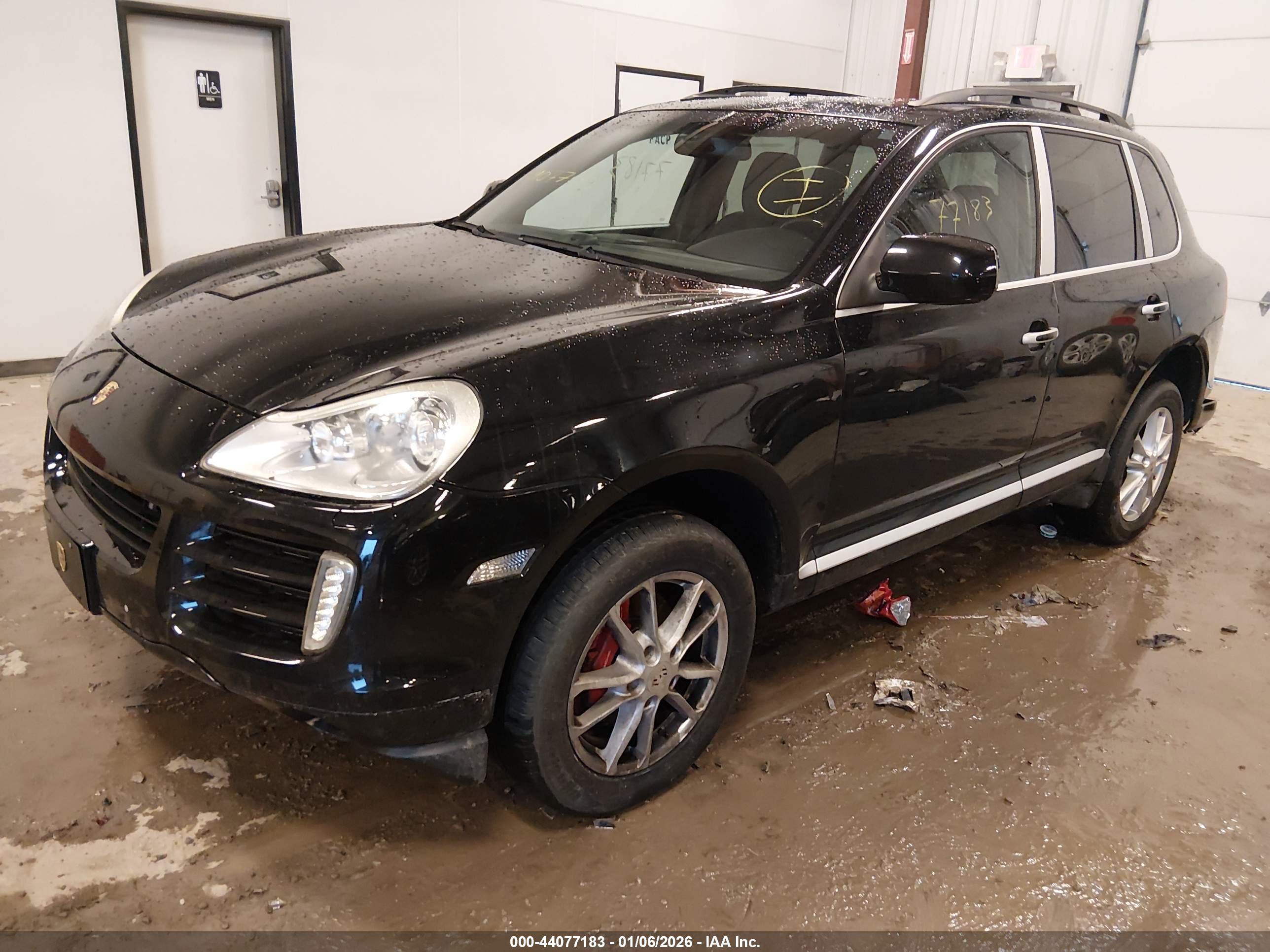 PORSCHE CAYENNE image 2