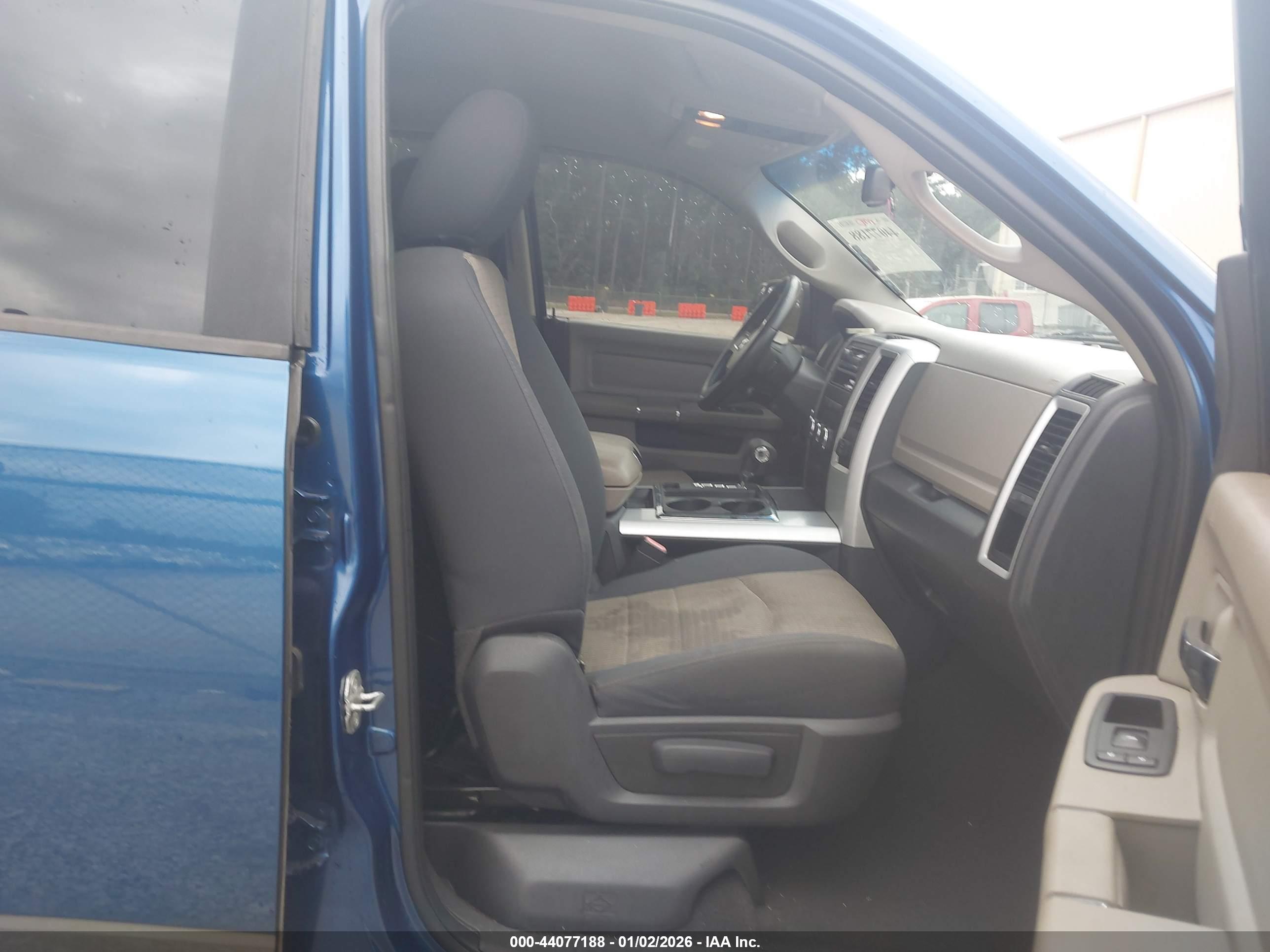 DODGE RAM image 5