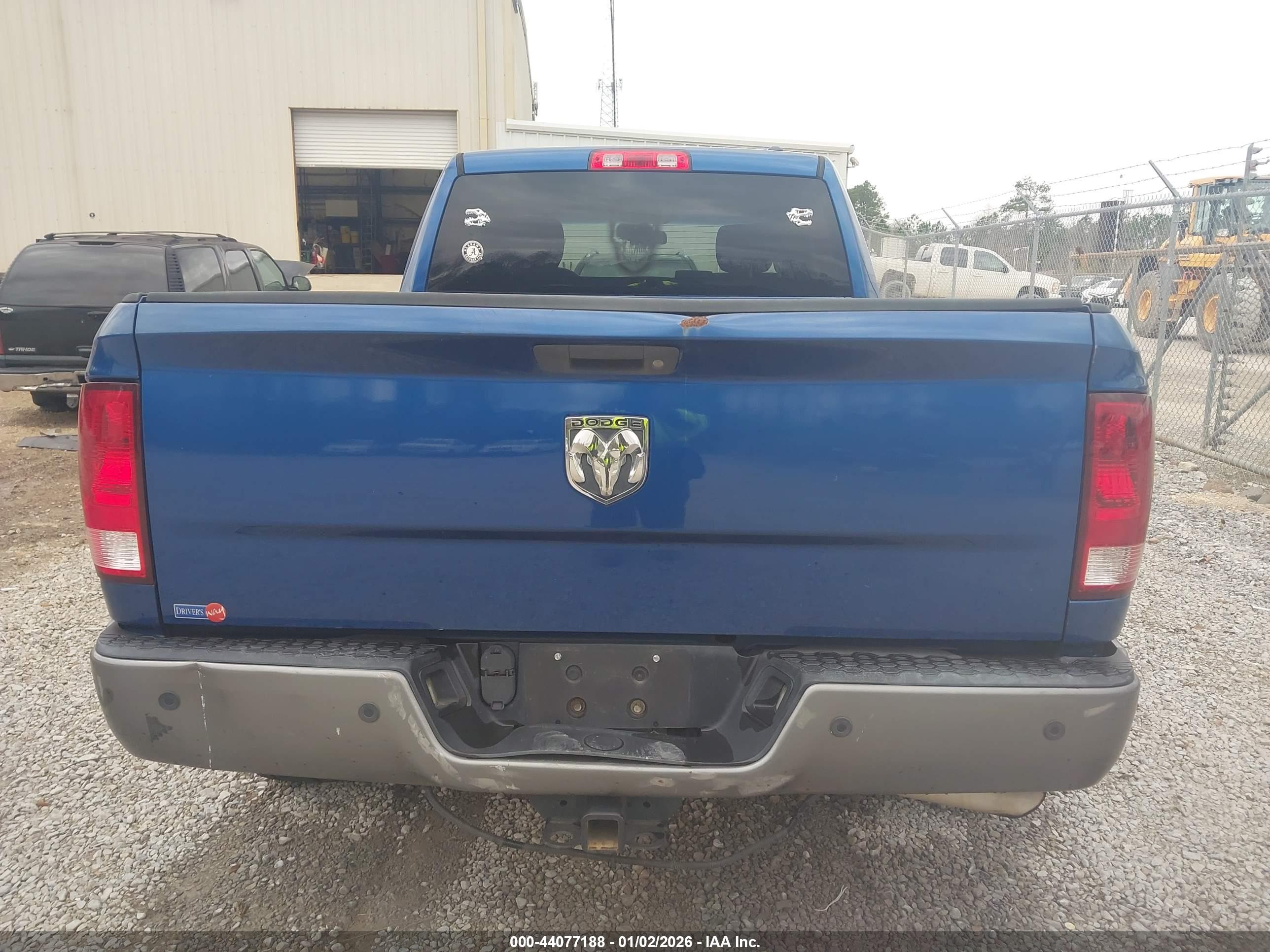 DODGE RAM image 6
