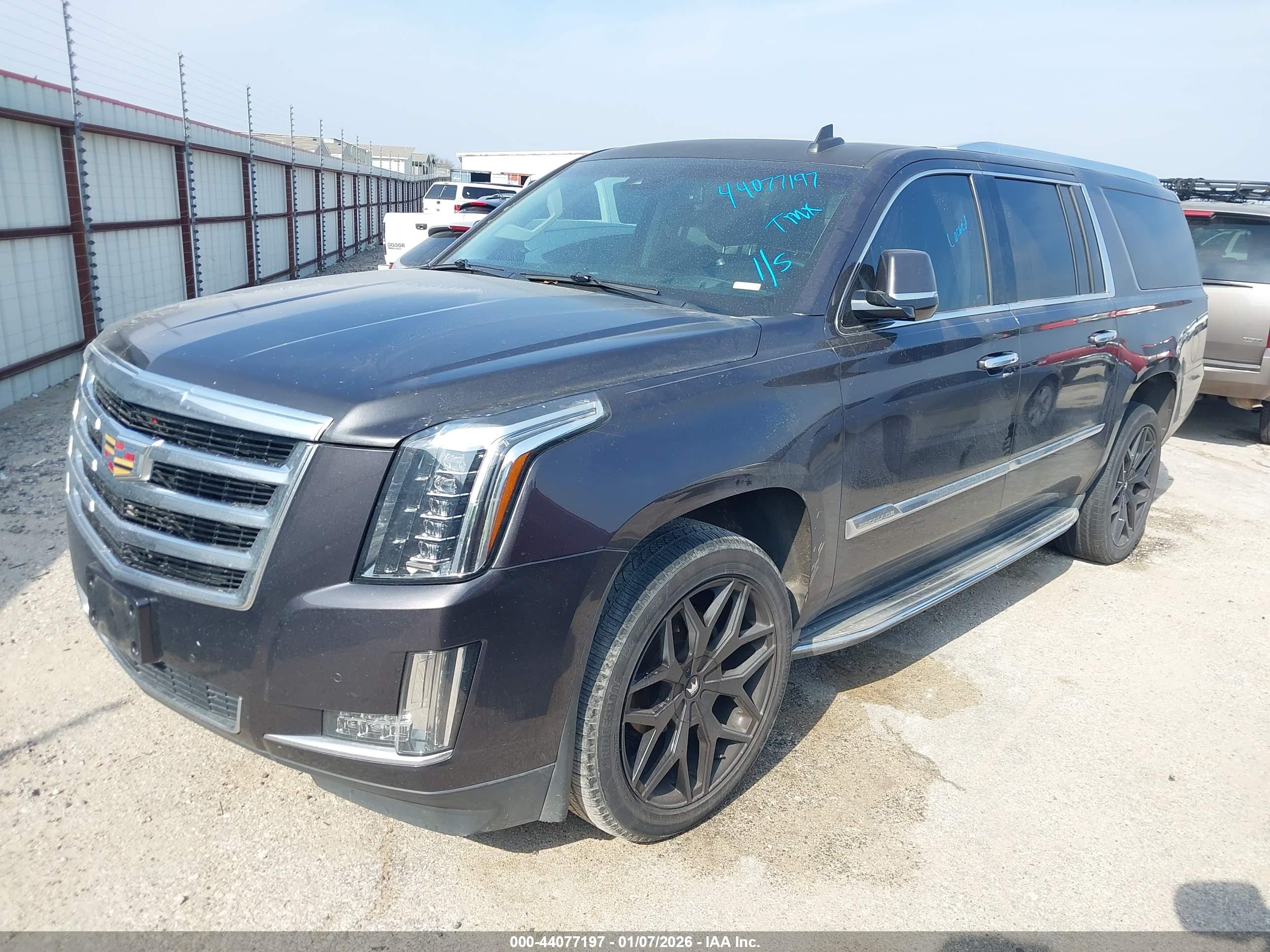 CADILLAC ESCALADE image 2