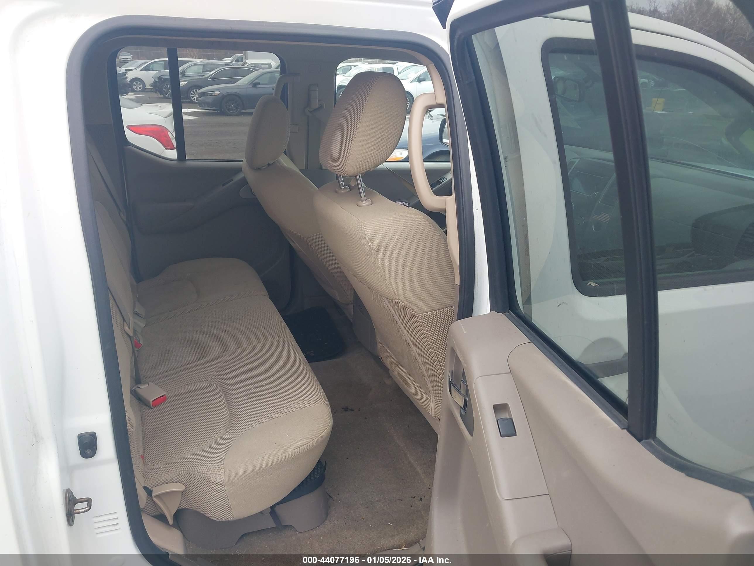 NISSAN FRONTIER image 8