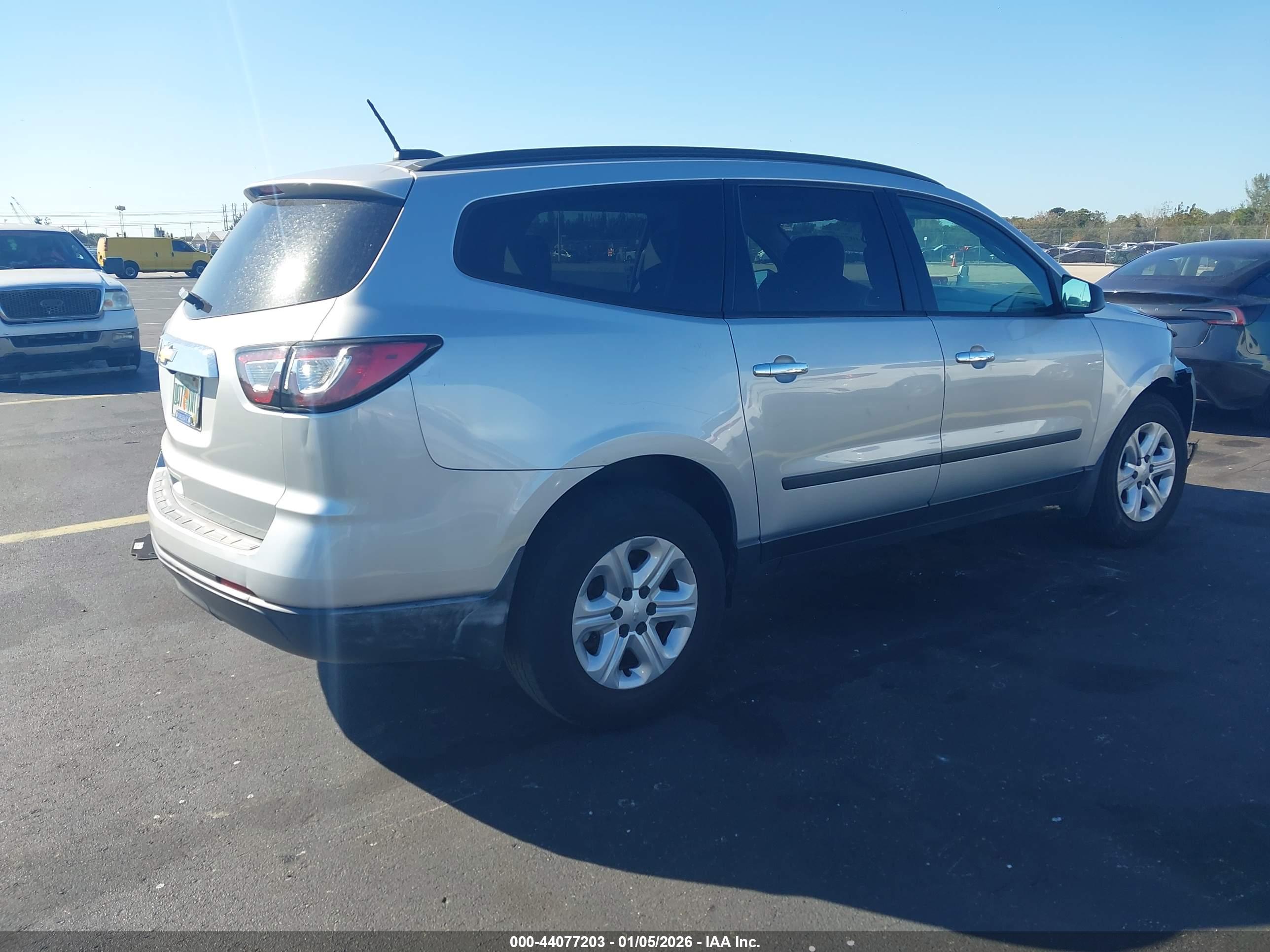 CHEVROLET TRAVERSE image 4