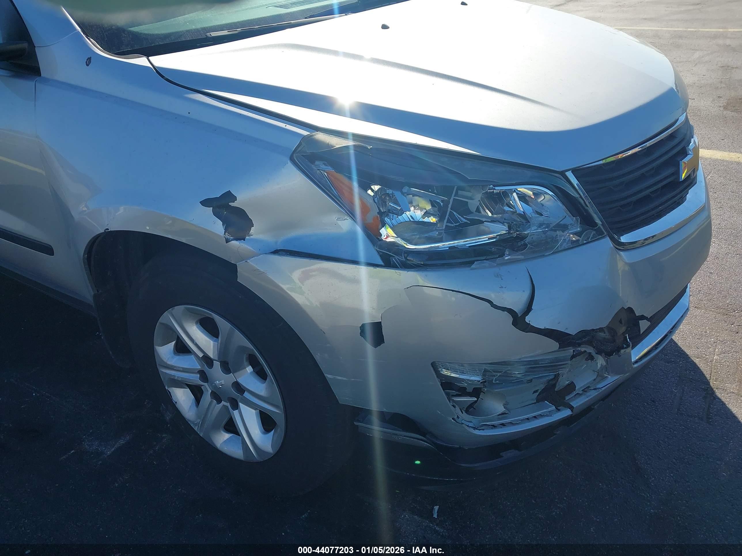 CHEVROLET TRAVERSE image 6