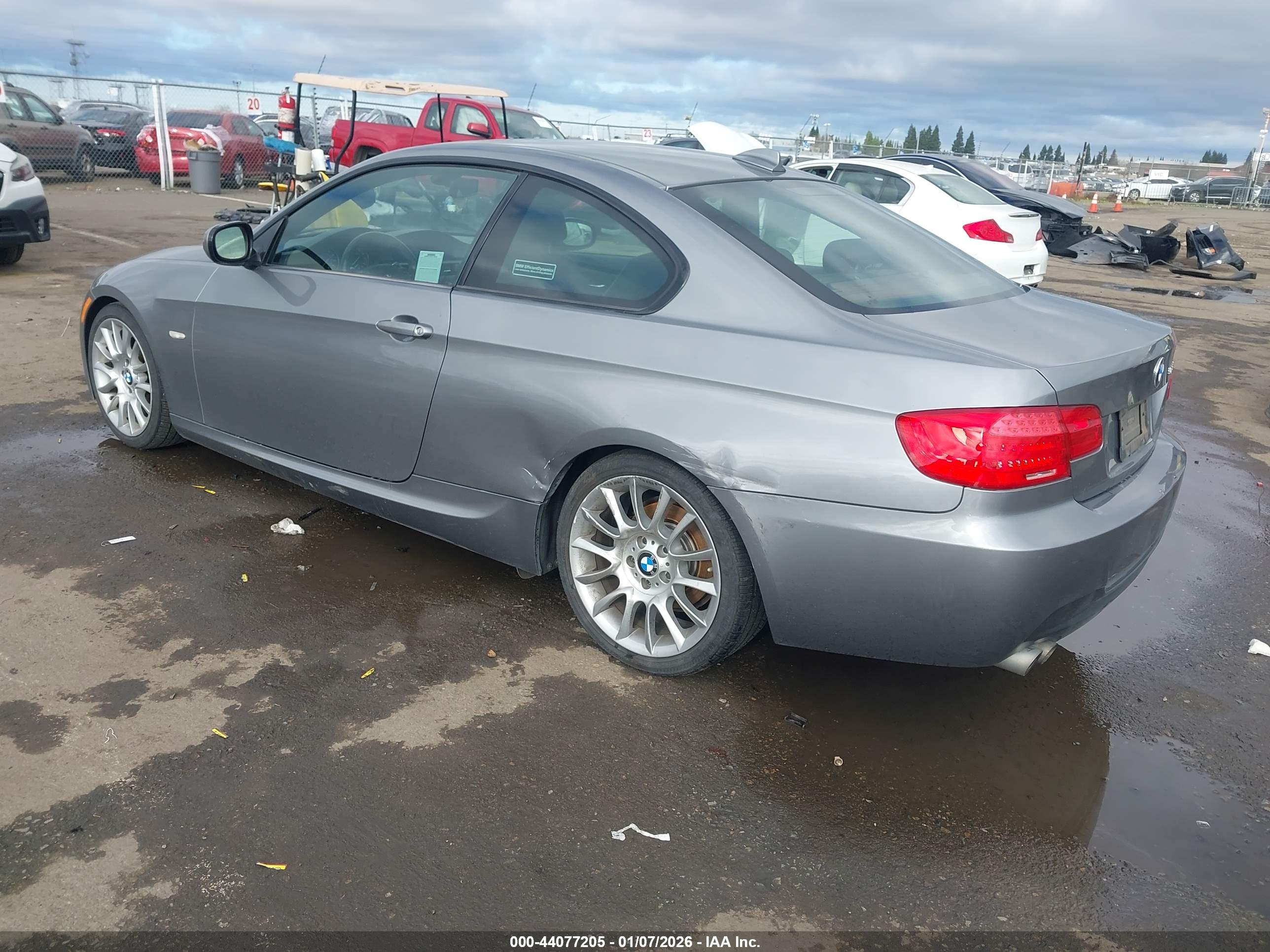BMW 328I image 3
