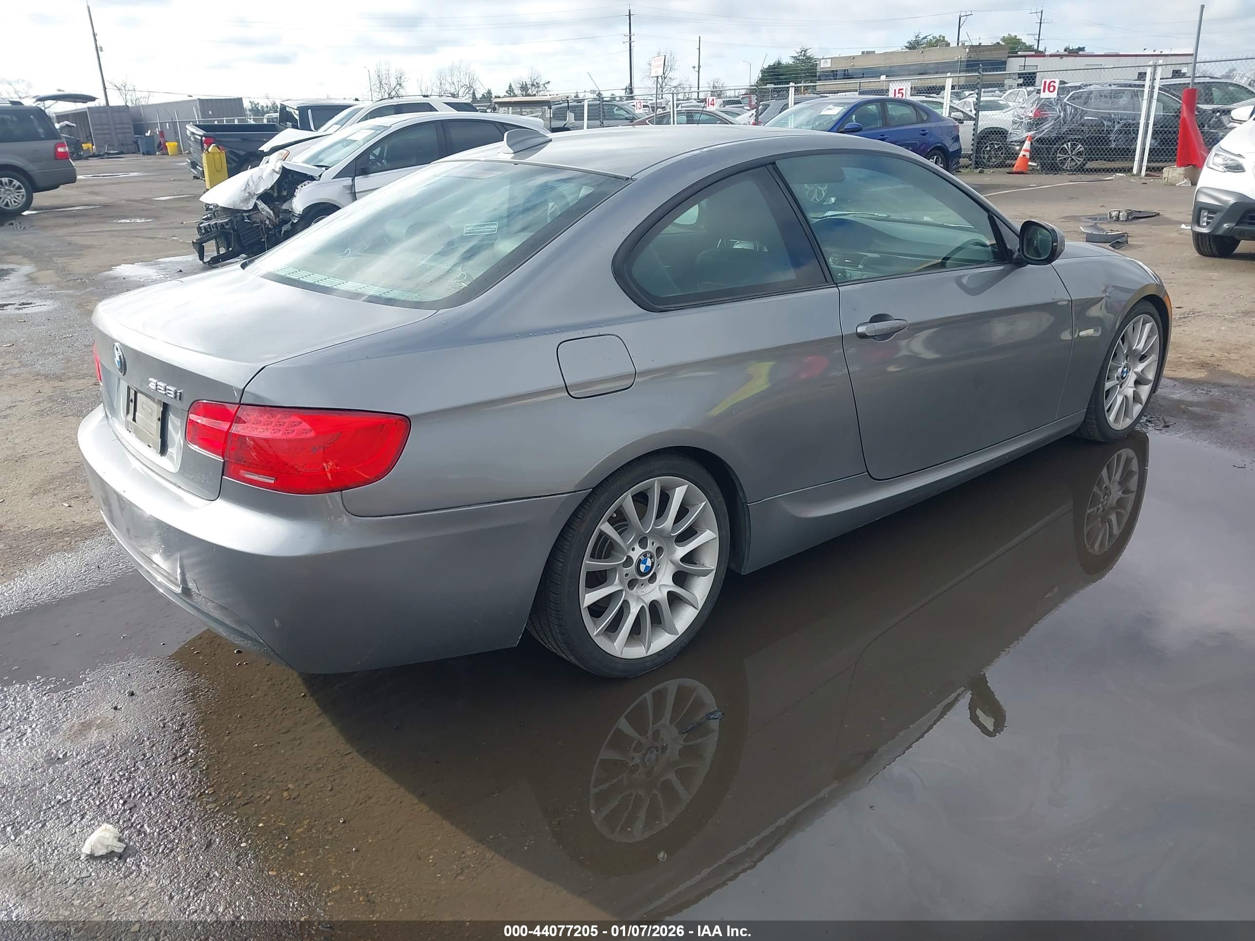 BMW 328I image 4