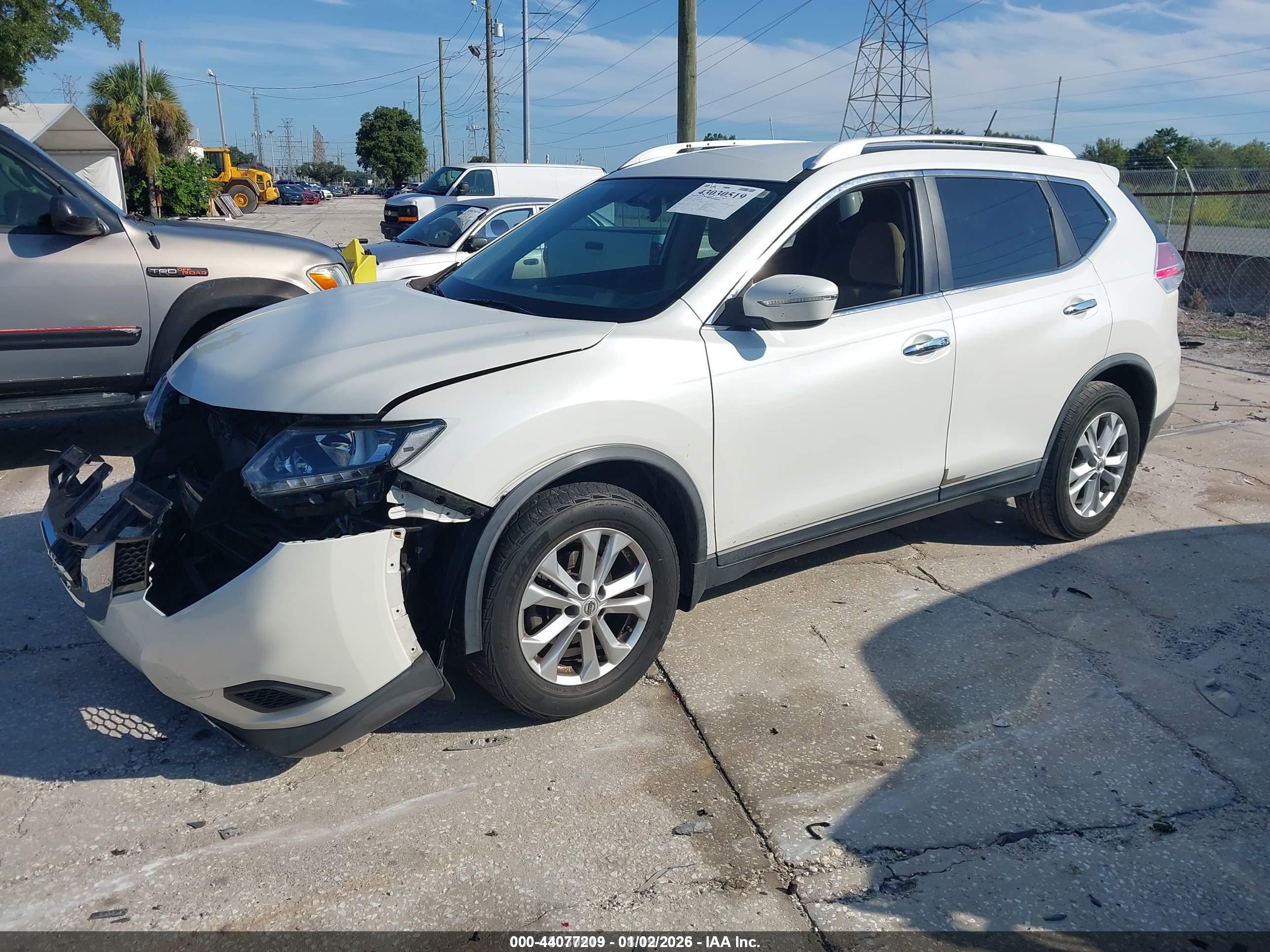 NISSAN ROGUE image 2