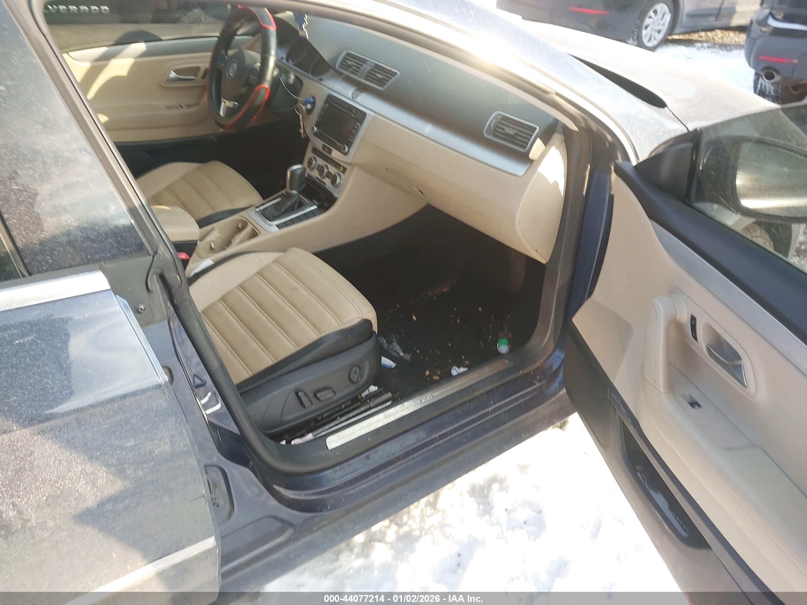 VOLKSWAGEN CC image 5