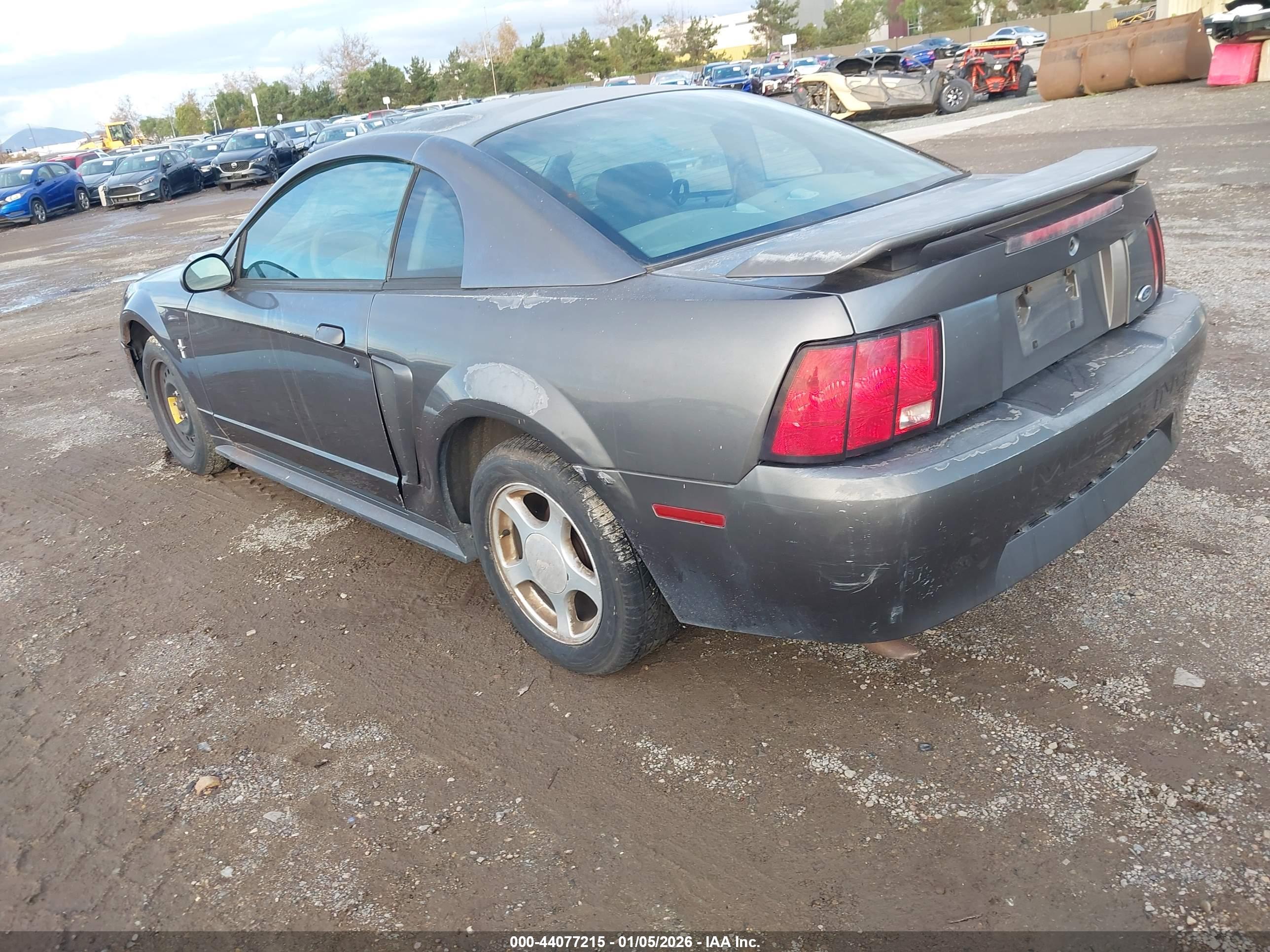 FORD MUSTANG image 3