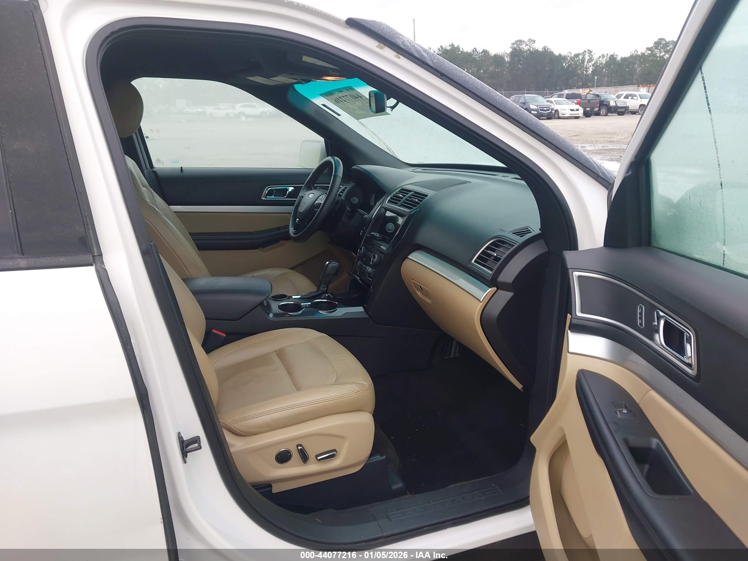 FORD EXPLORER image 5