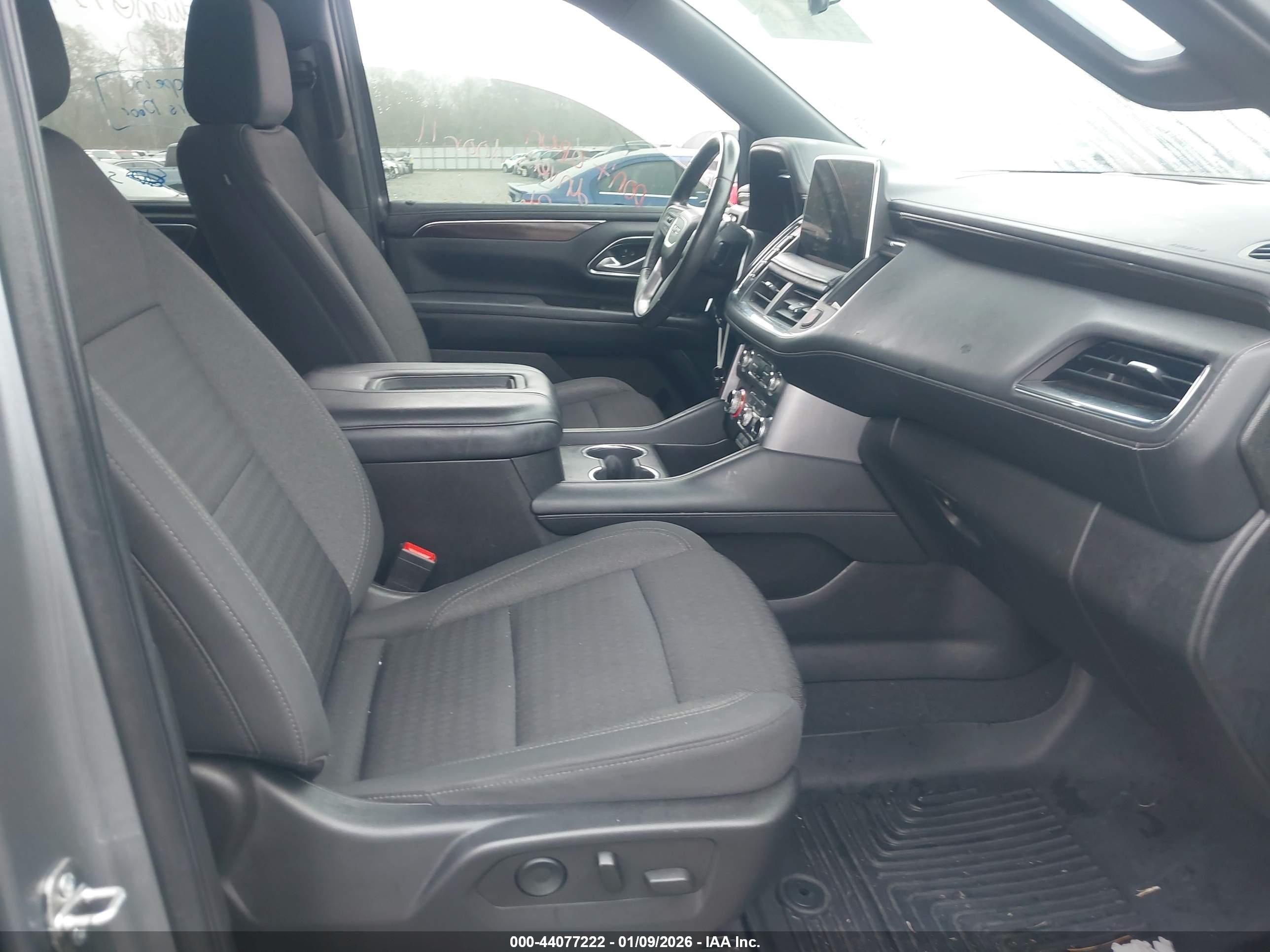 GMC YUKON image 5