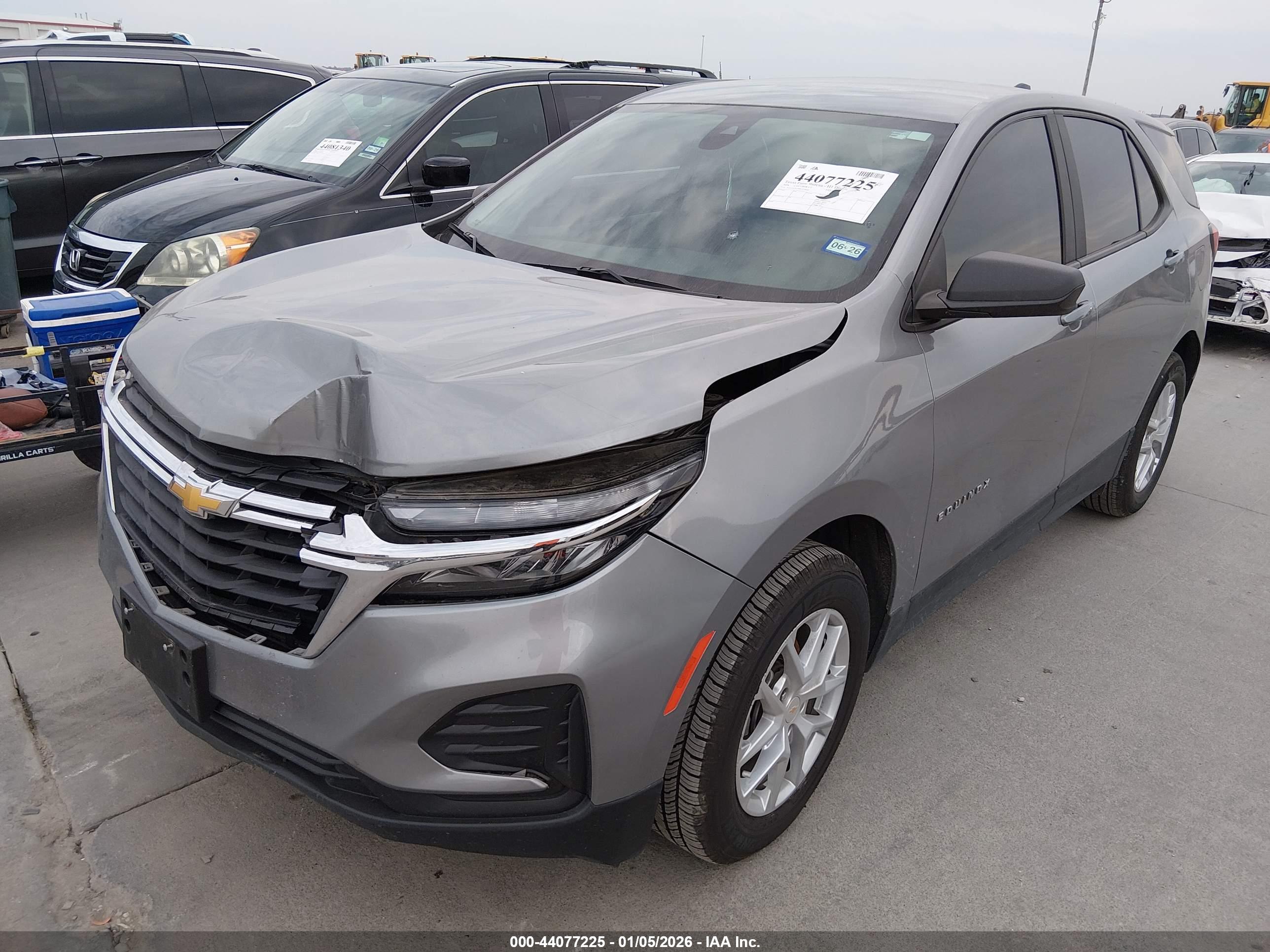 CHEVROLET EQUINOX image 2