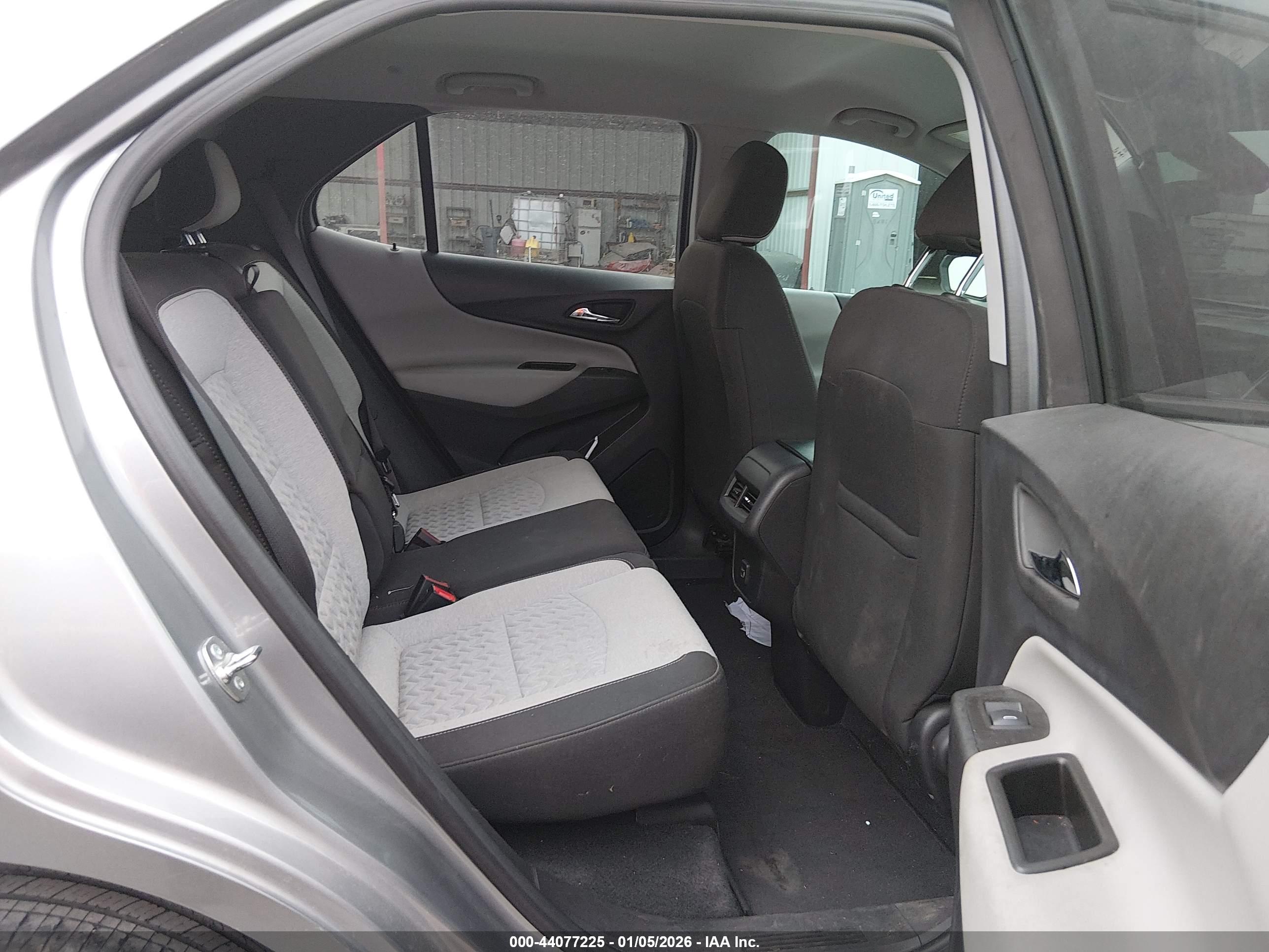 CHEVROLET EQUINOX image 8