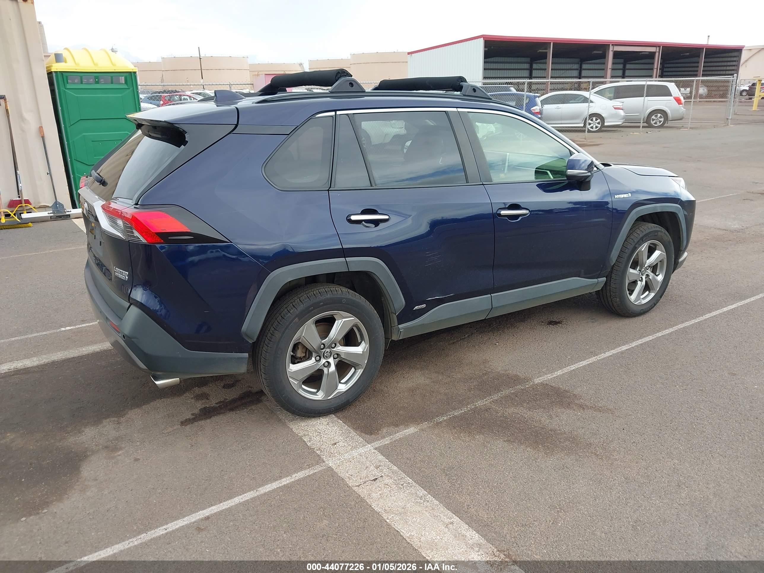 TOYOTA RAV4 image 4