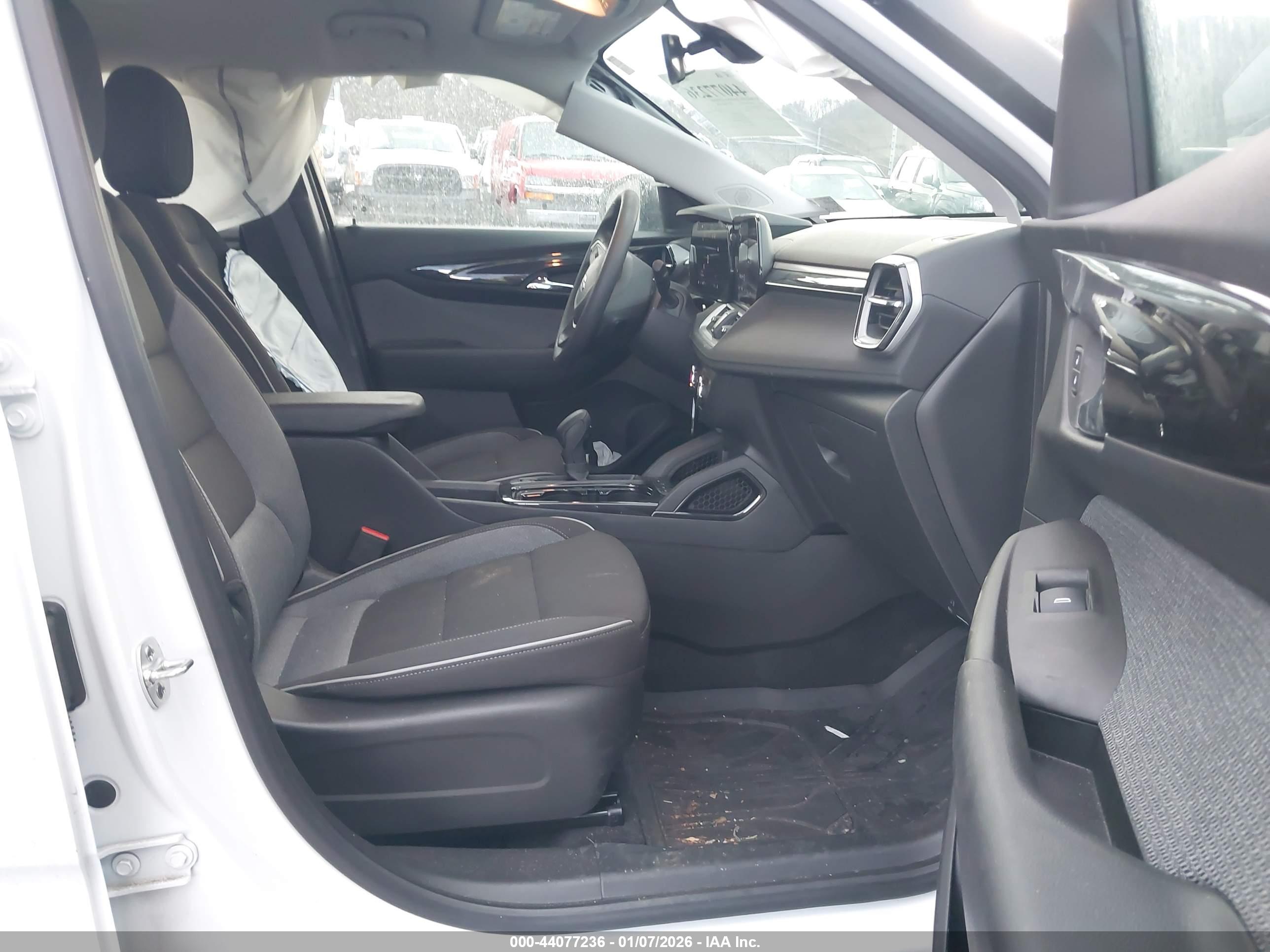 CHEVROLET TRAILBLAZER image 5