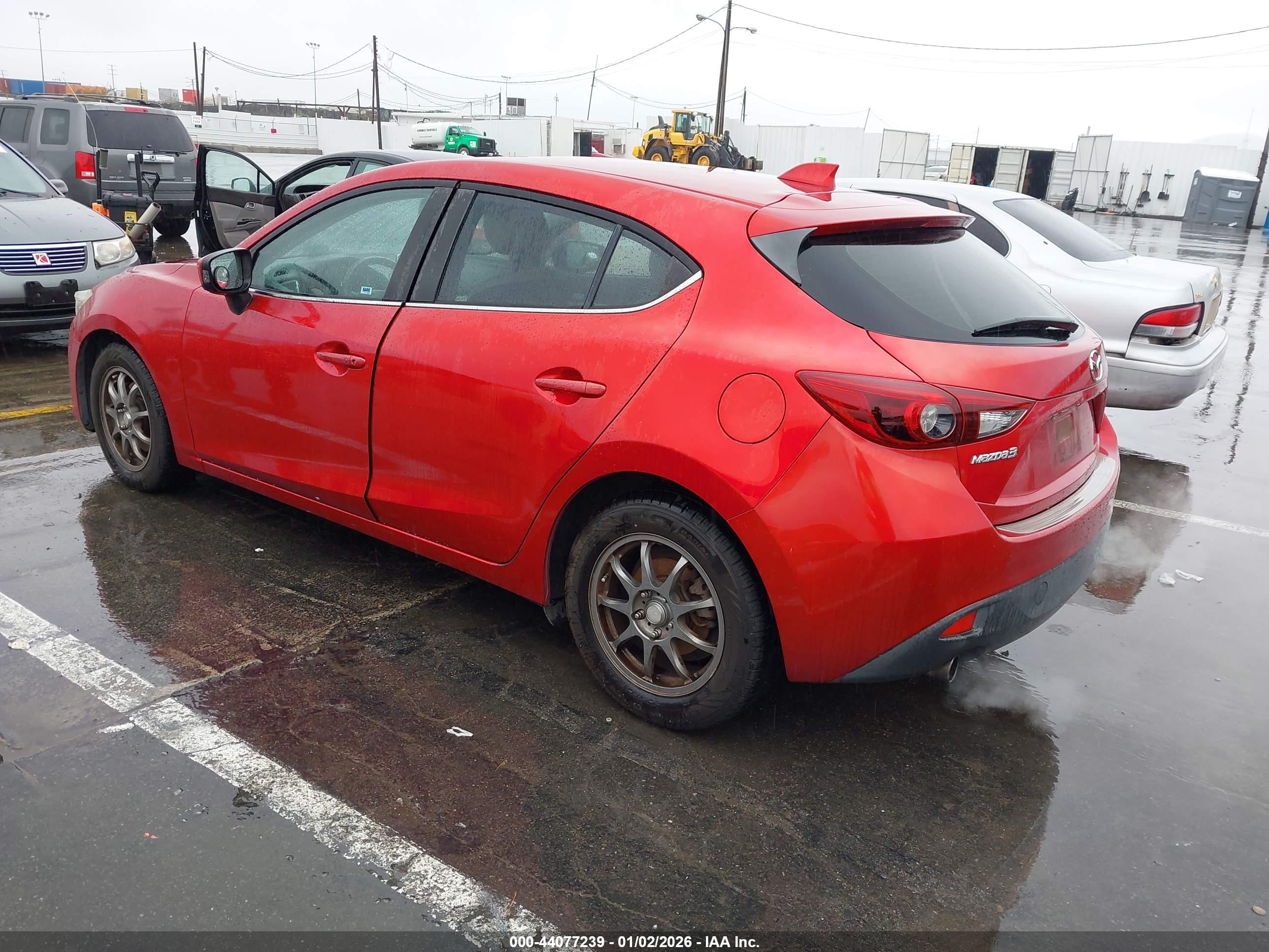 MAZDA MAZDA3 image 3