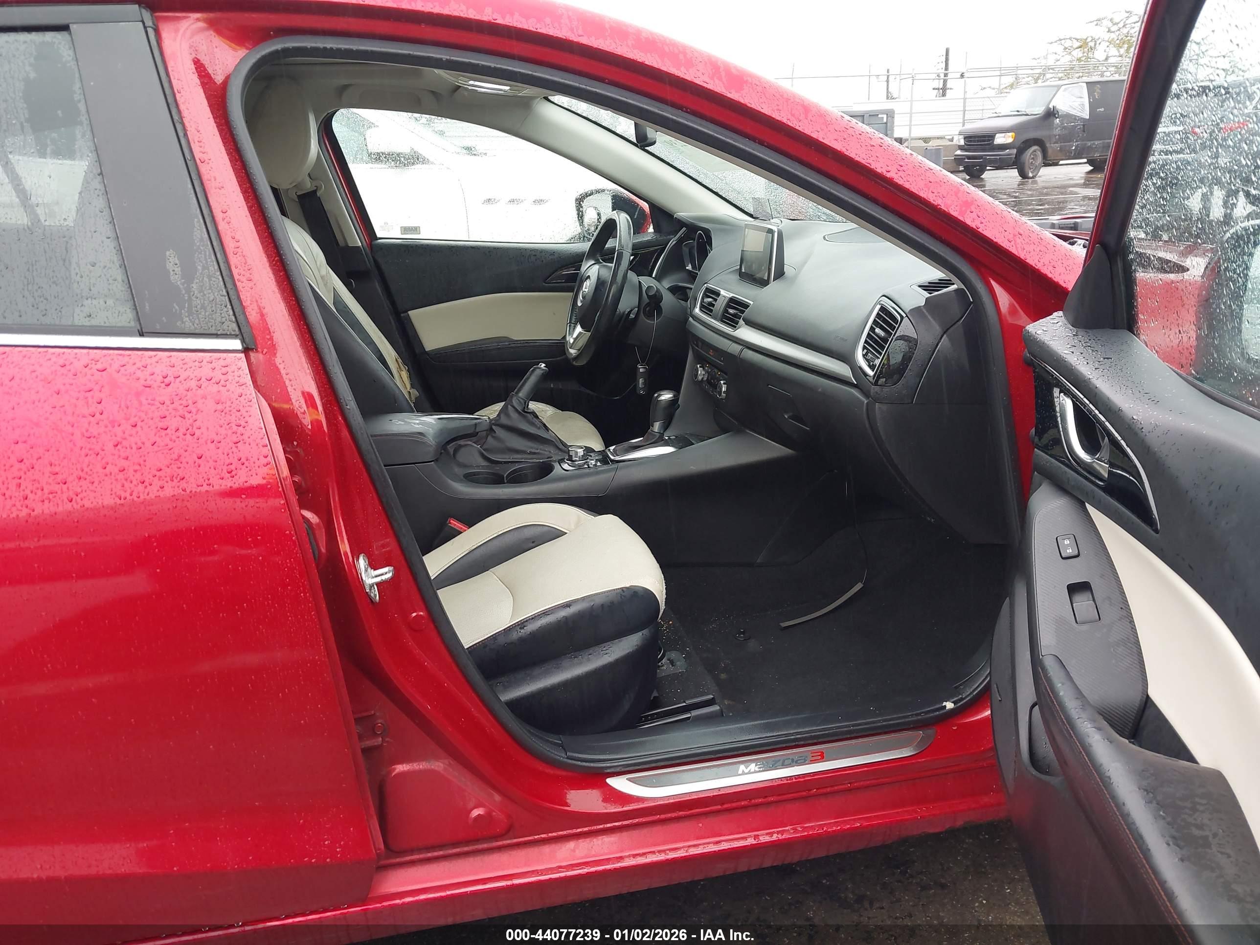 MAZDA MAZDA3 image 5