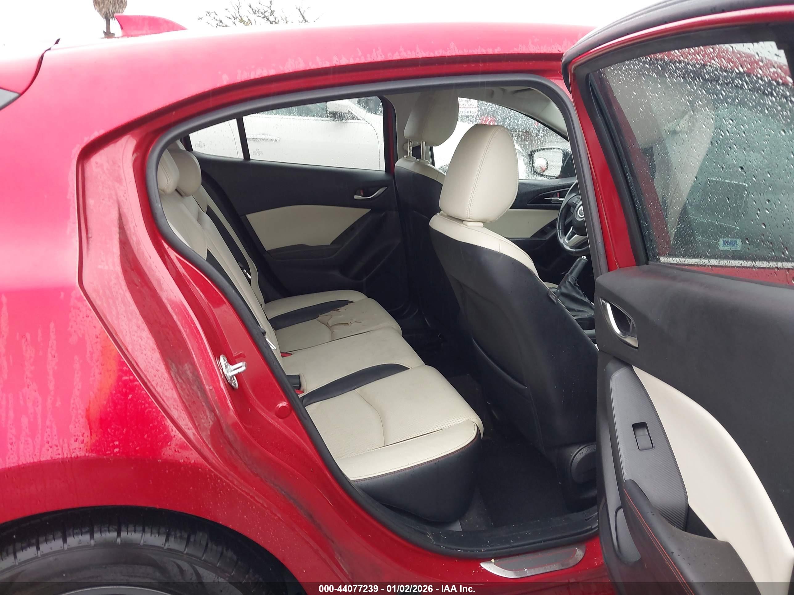 MAZDA MAZDA3 image 8