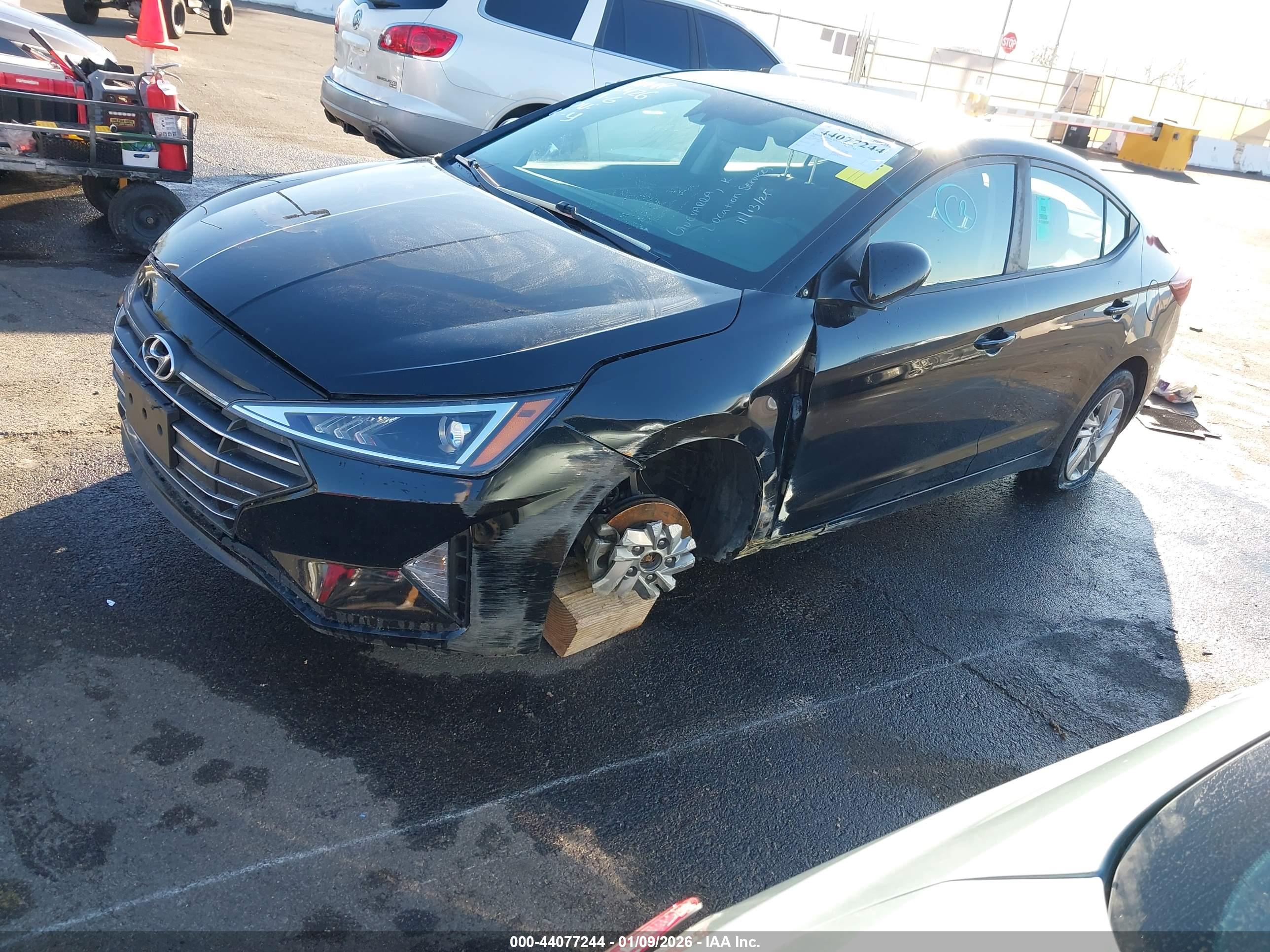 HYUNDAI ELANTRA image 2