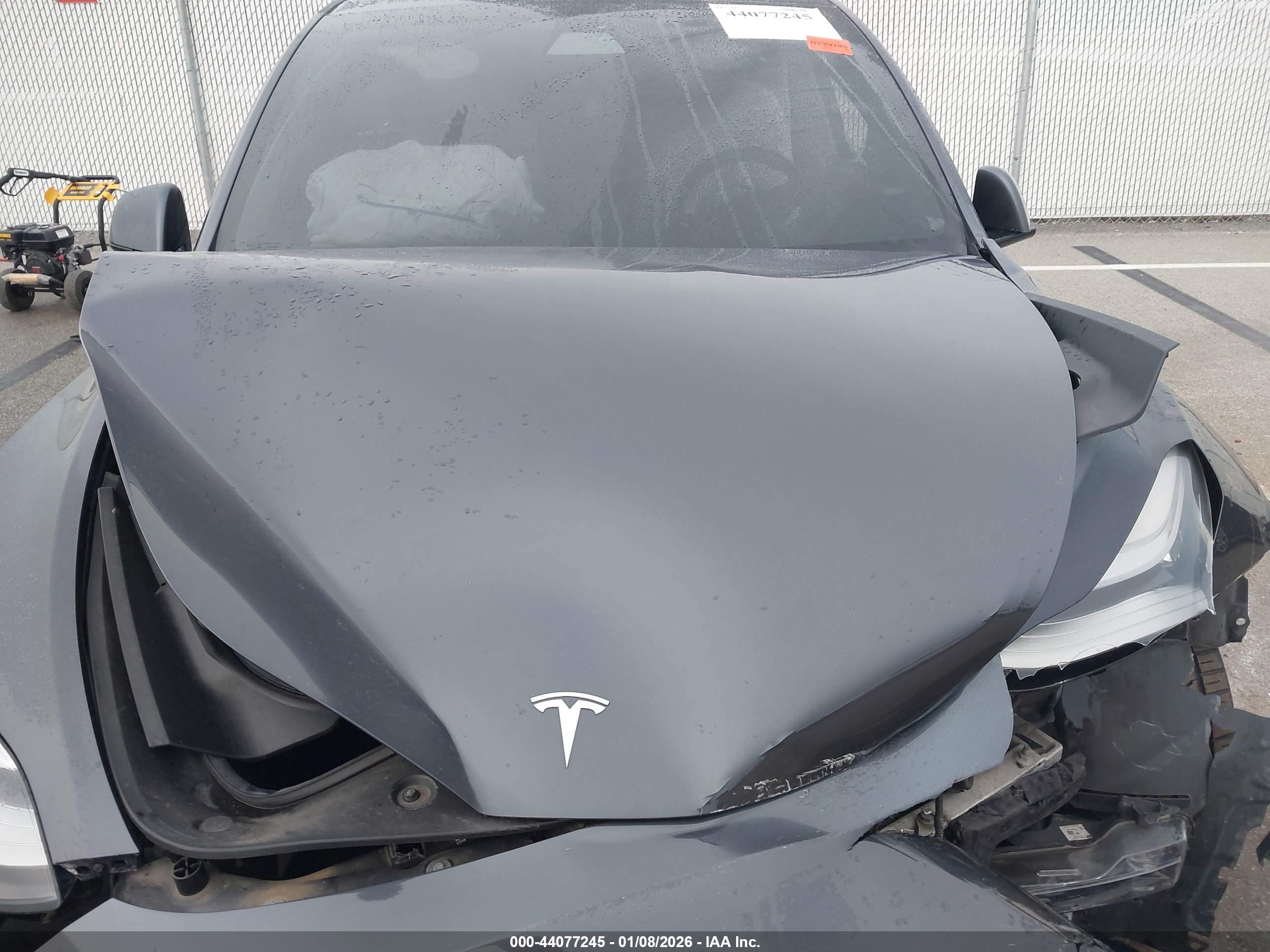 TESLA MODEL image 10