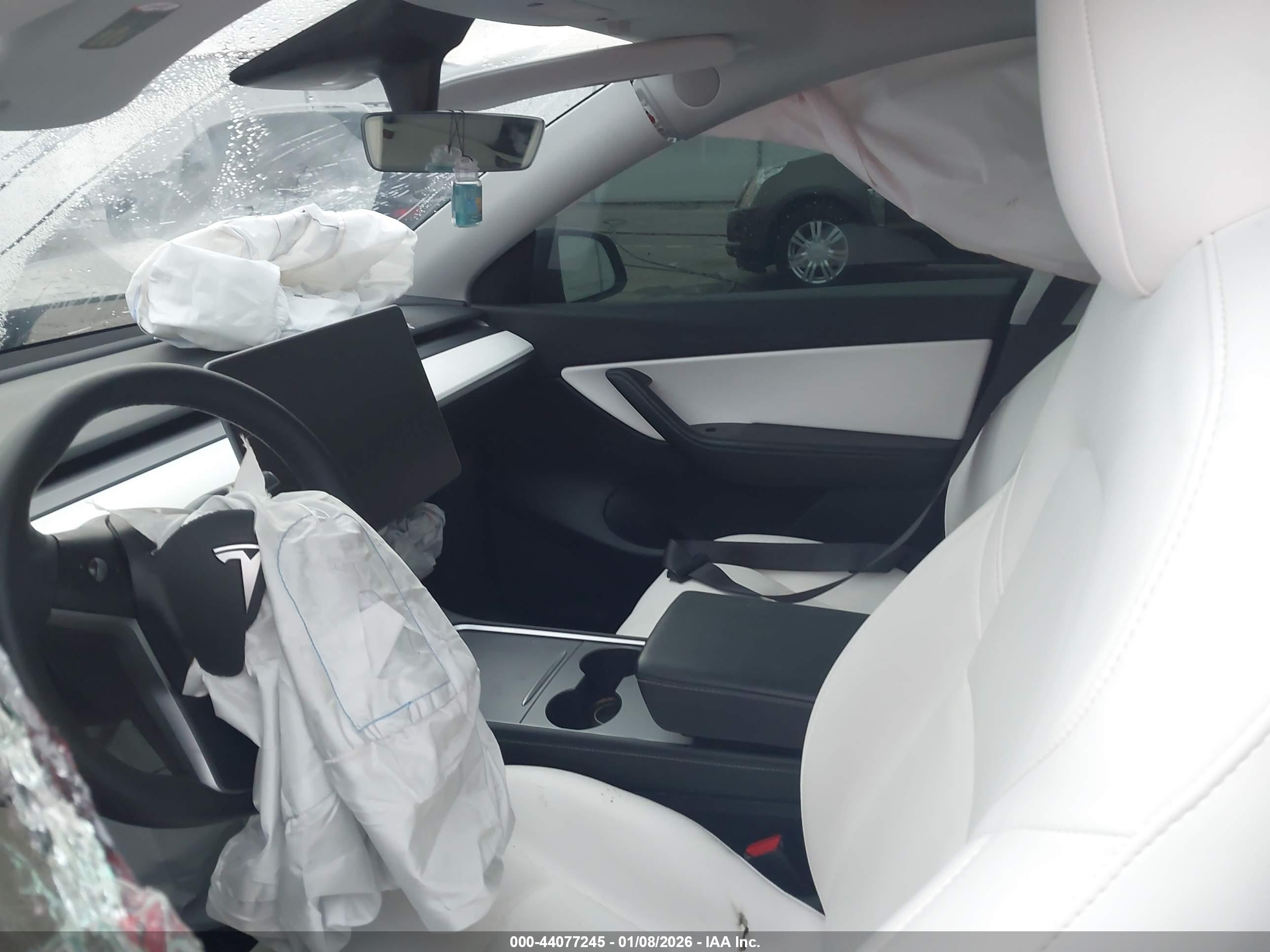 TESLA MODEL image 5