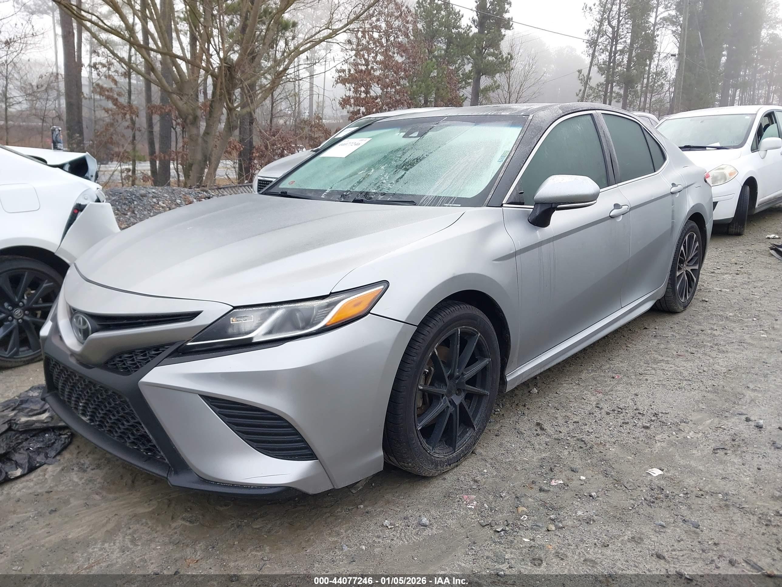 TOYOTA CAMRY image 2