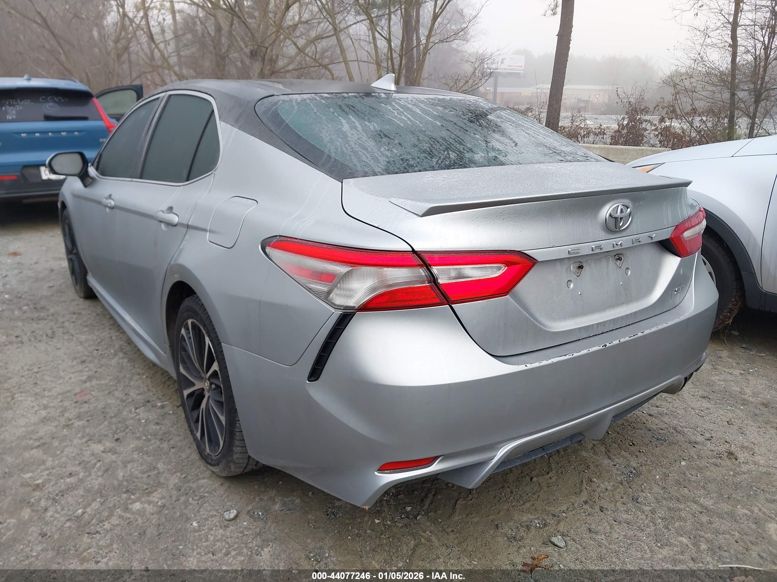 TOYOTA CAMRY image 3