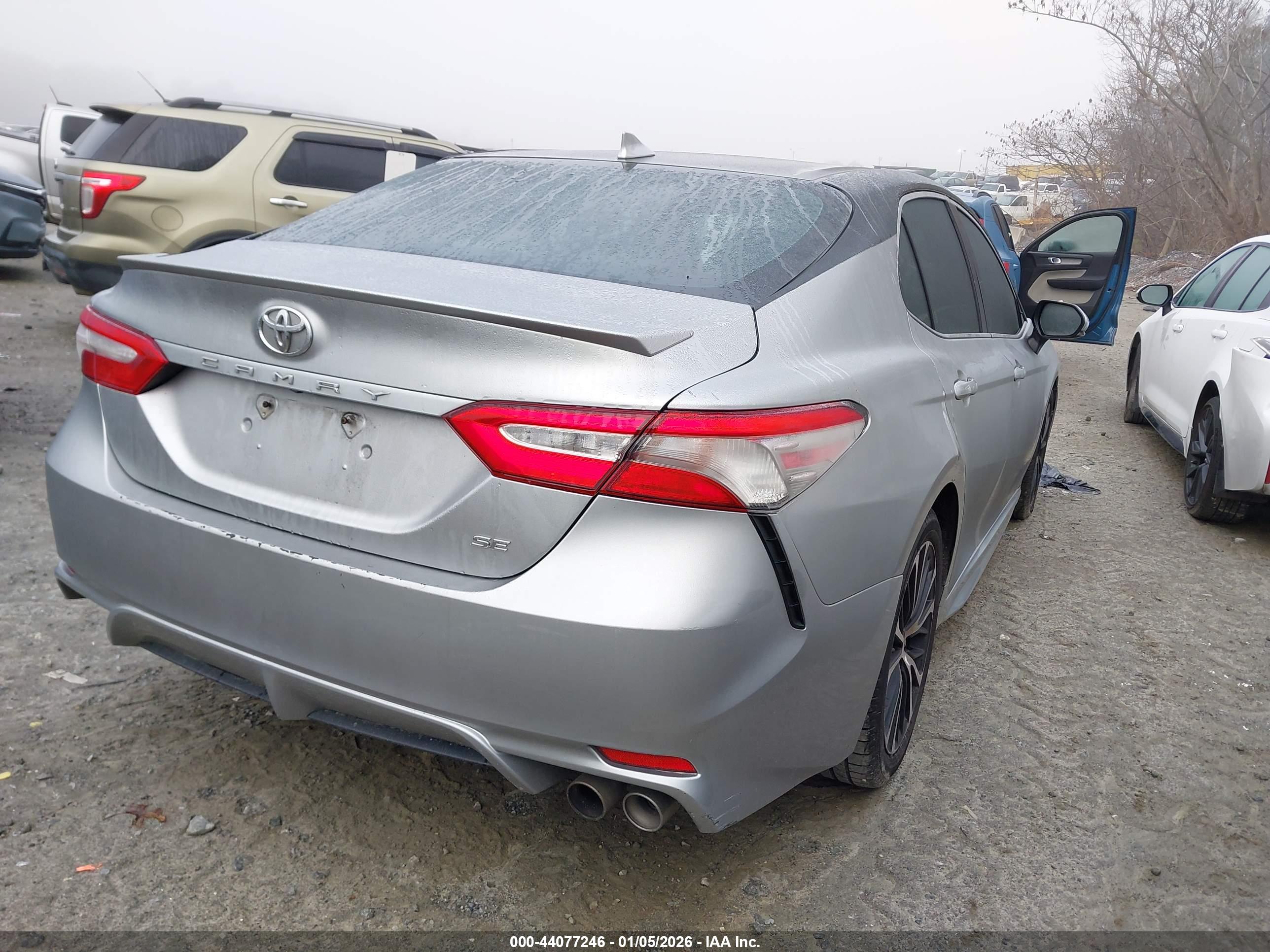 TOYOTA CAMRY image 4