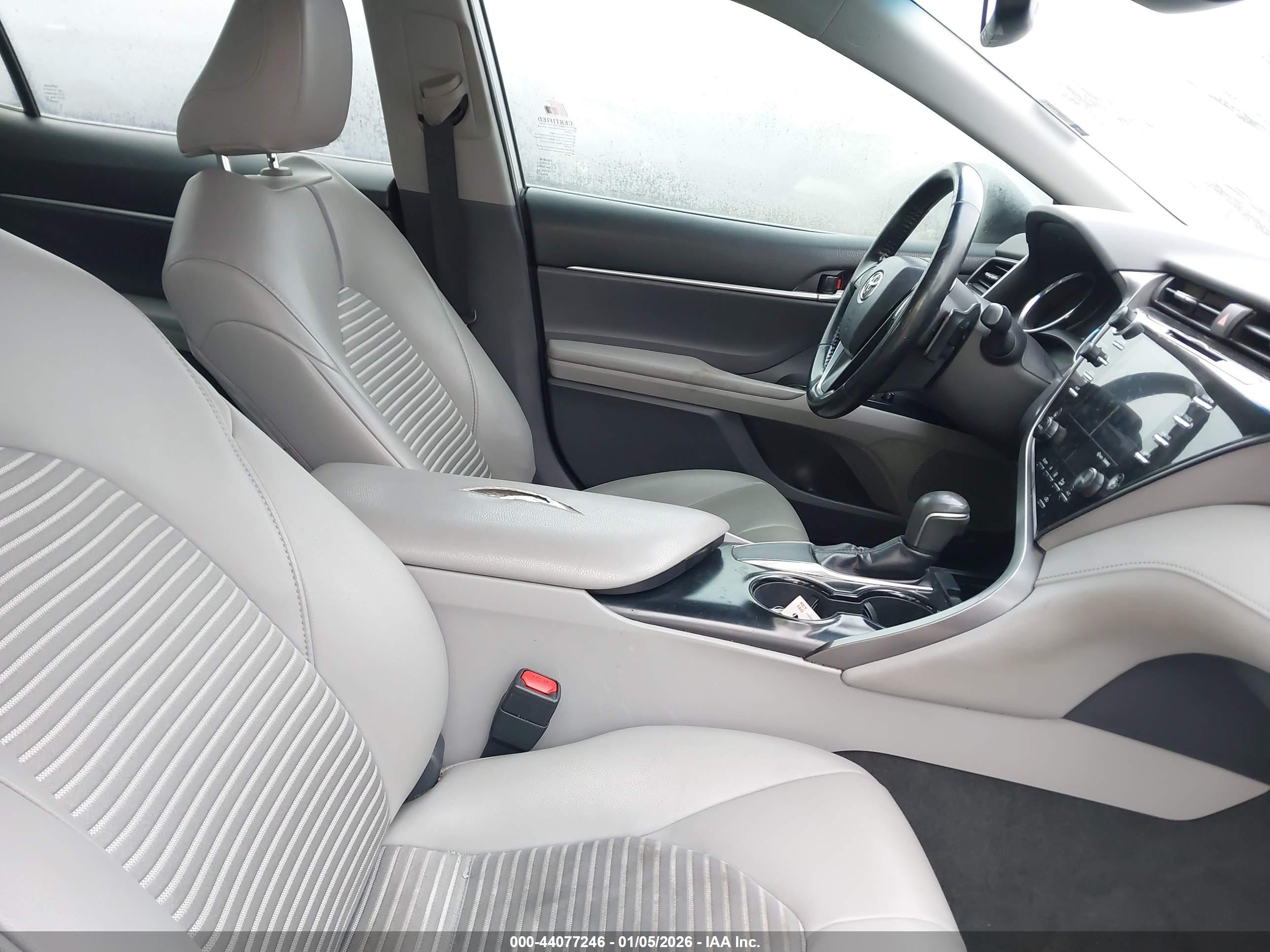 TOYOTA CAMRY image 5