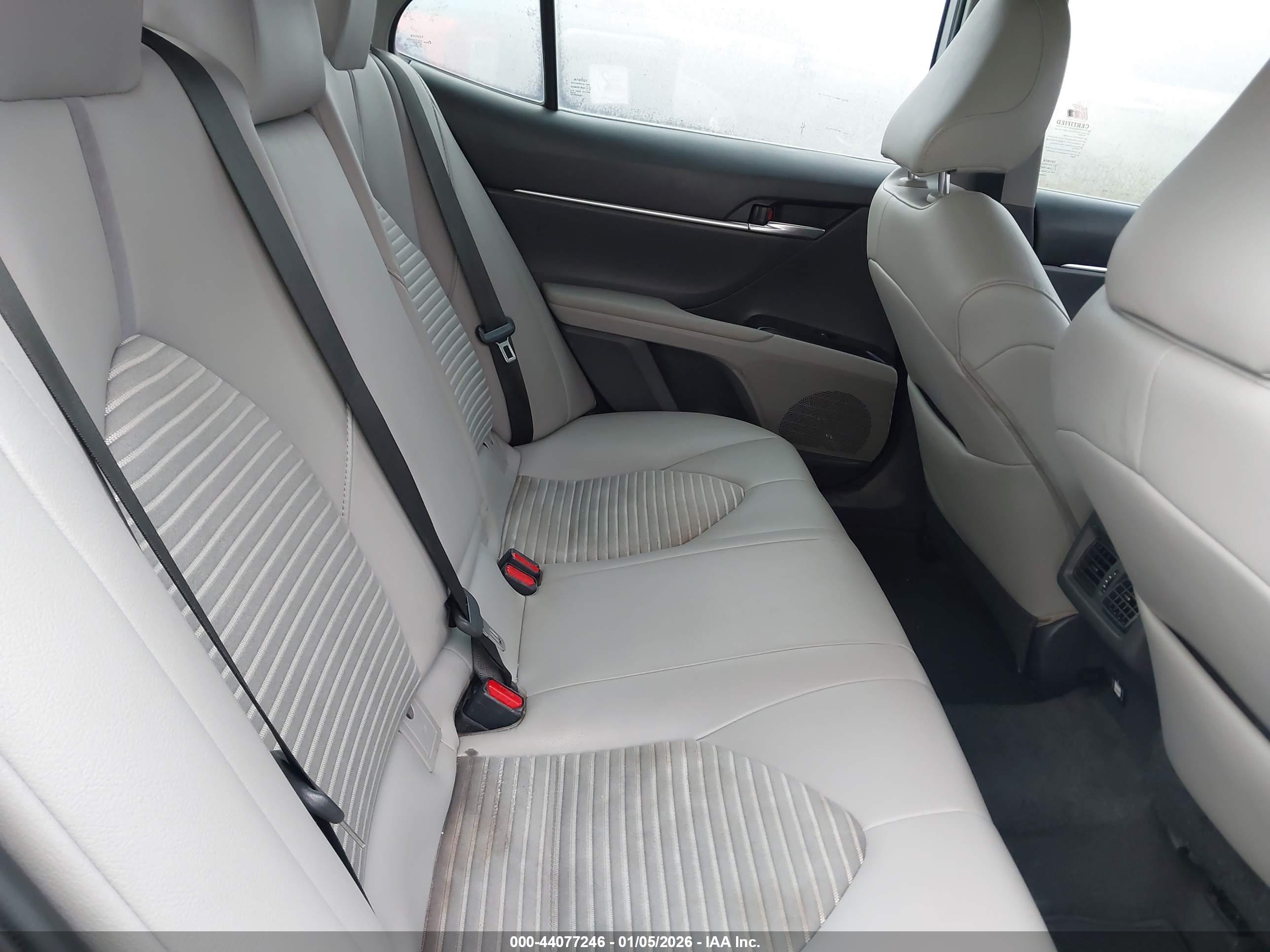 TOYOTA CAMRY image 8