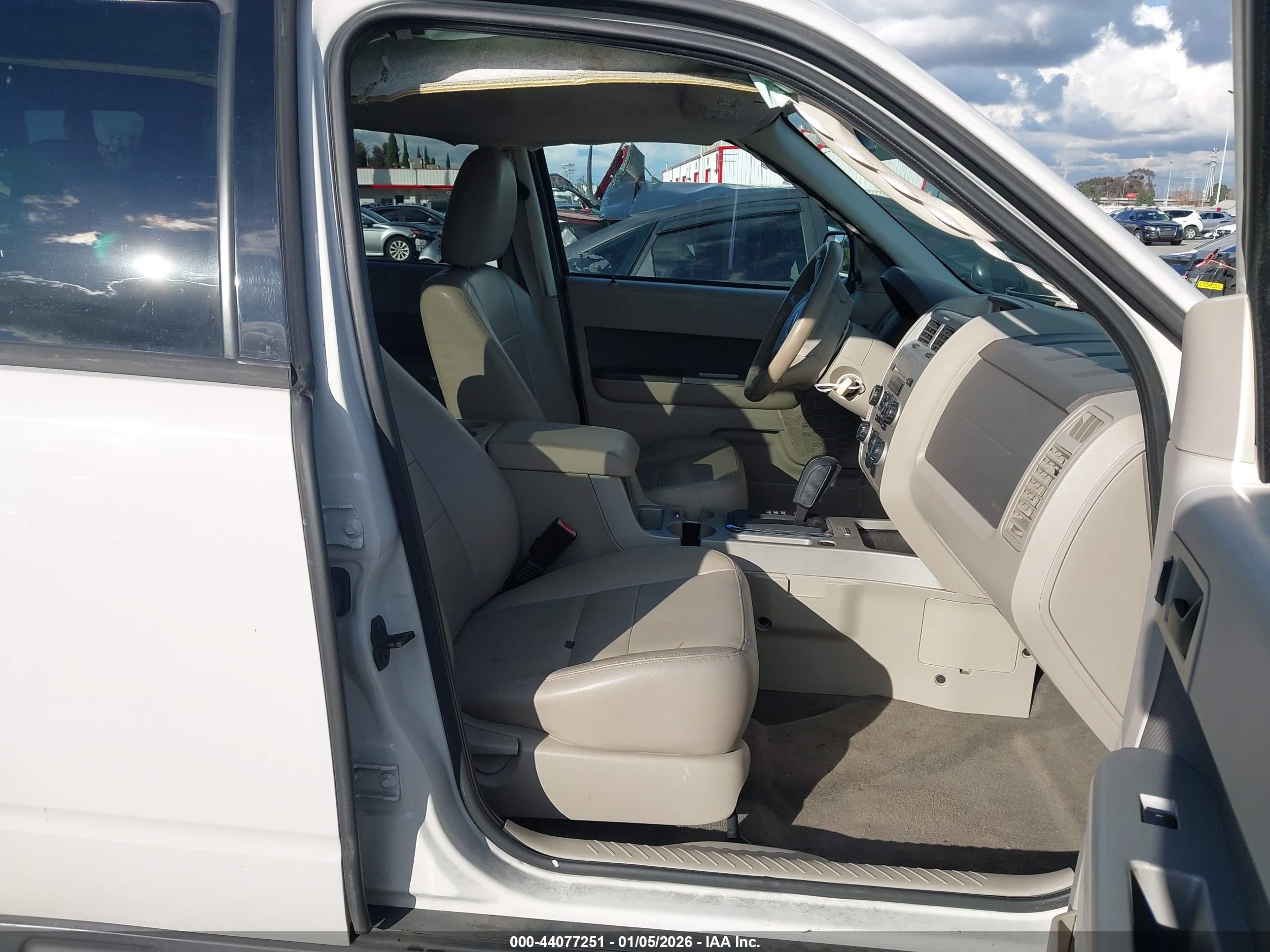 FORD ESCAPE image 5