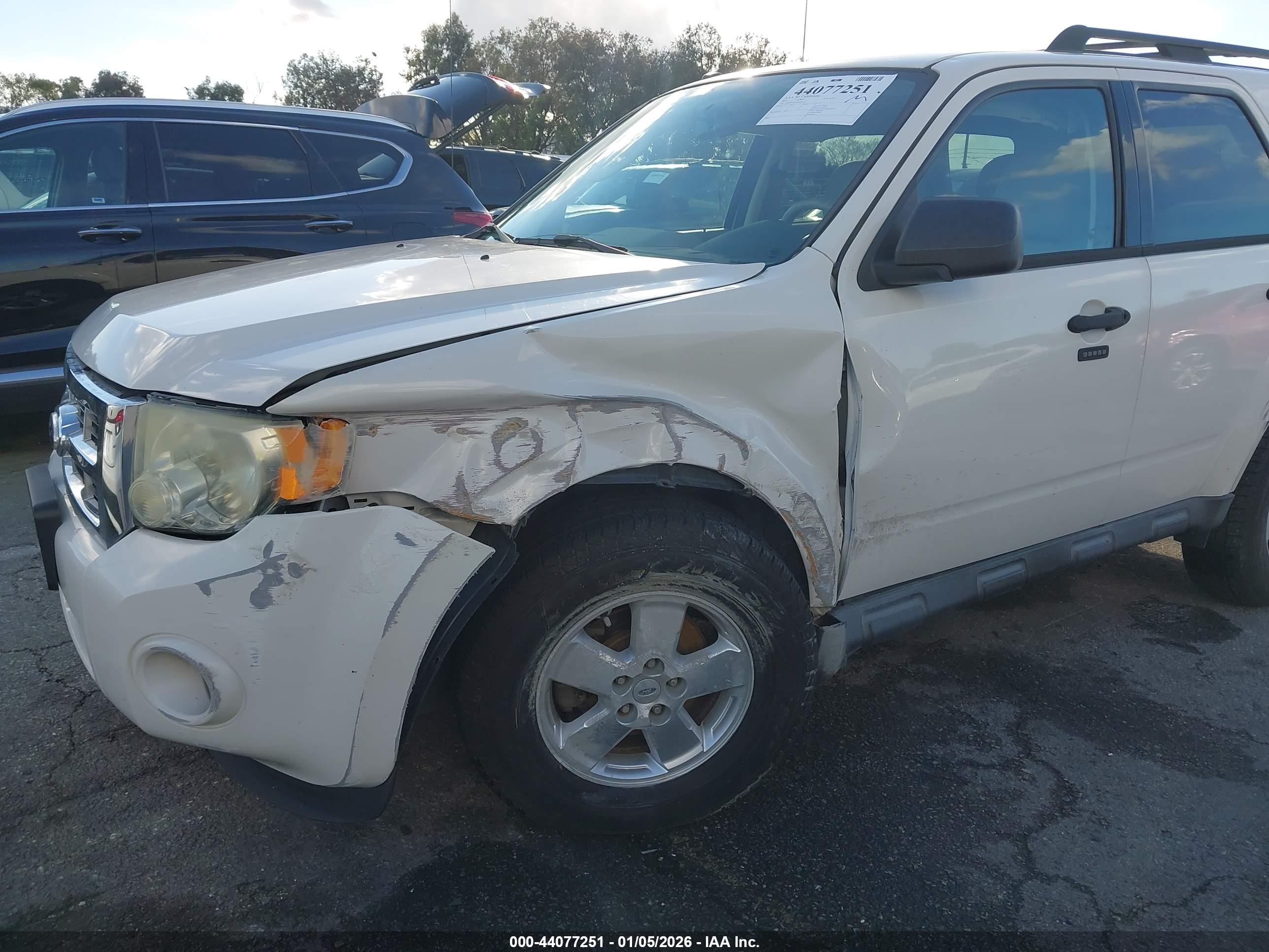 FORD ESCAPE image 6