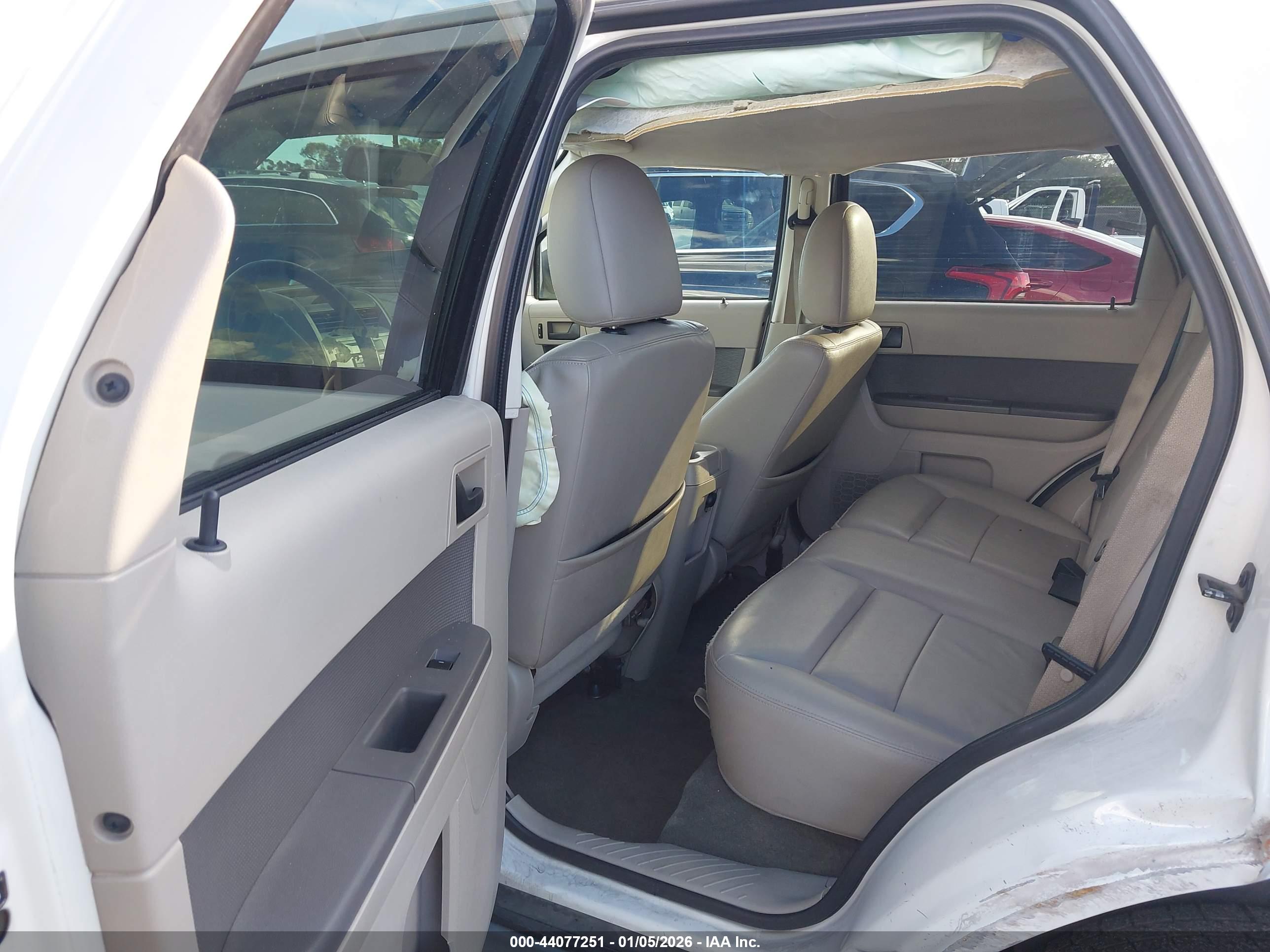 FORD ESCAPE image 8