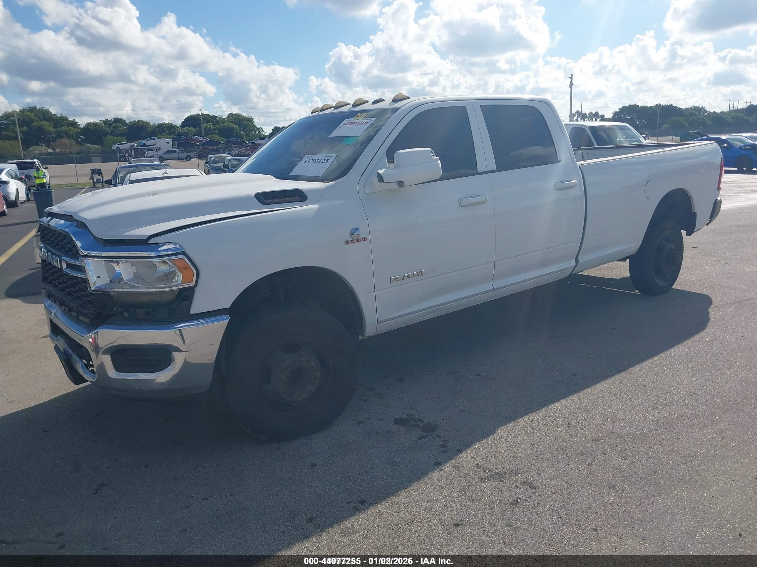 RAM 2500 image 2