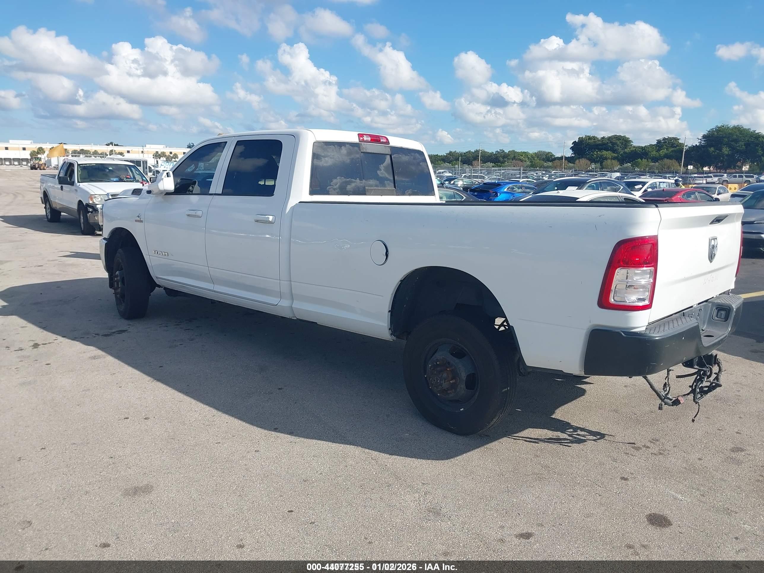 RAM 2500 image 3