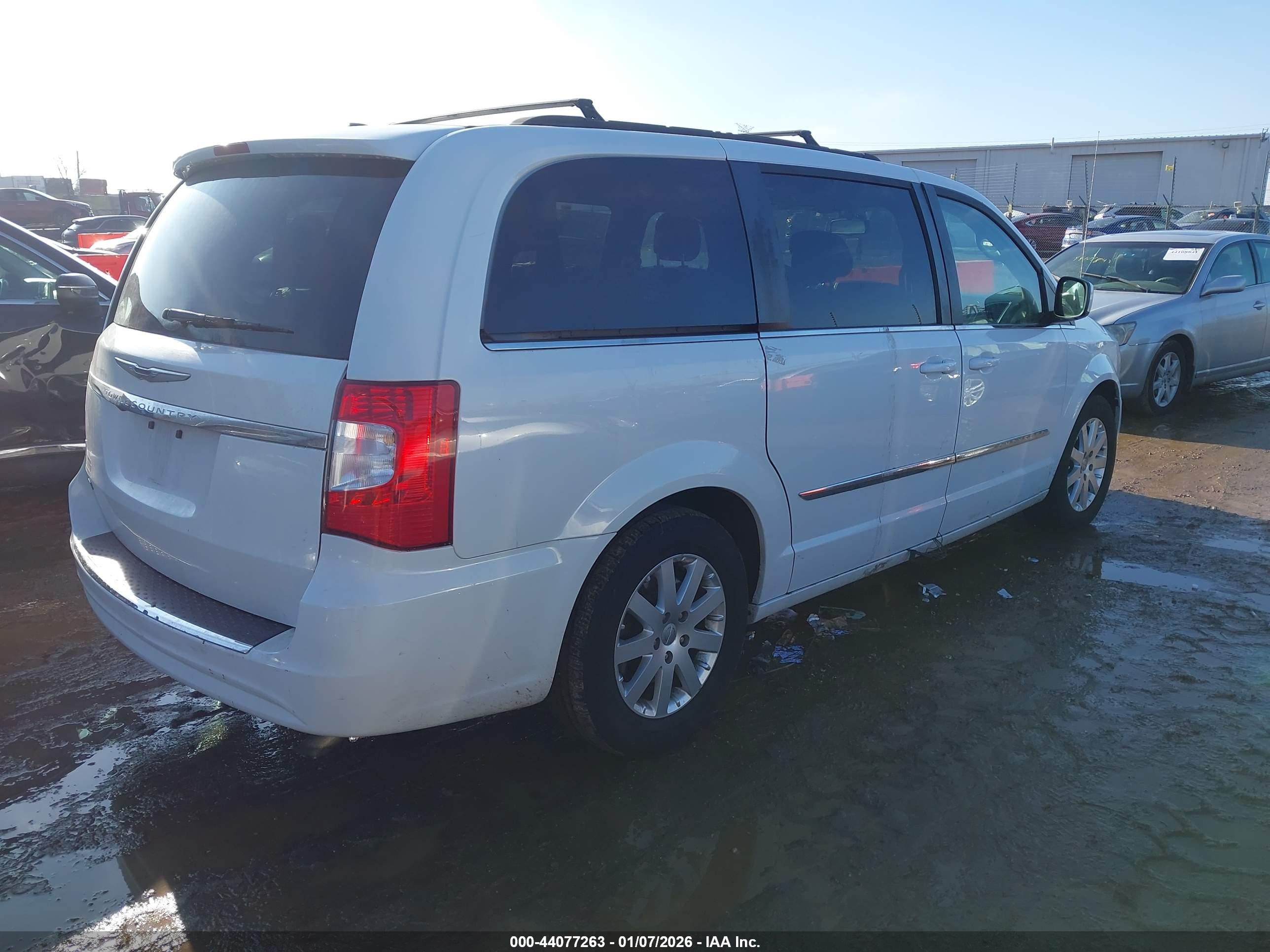 CHRYSLER TOWN image 4