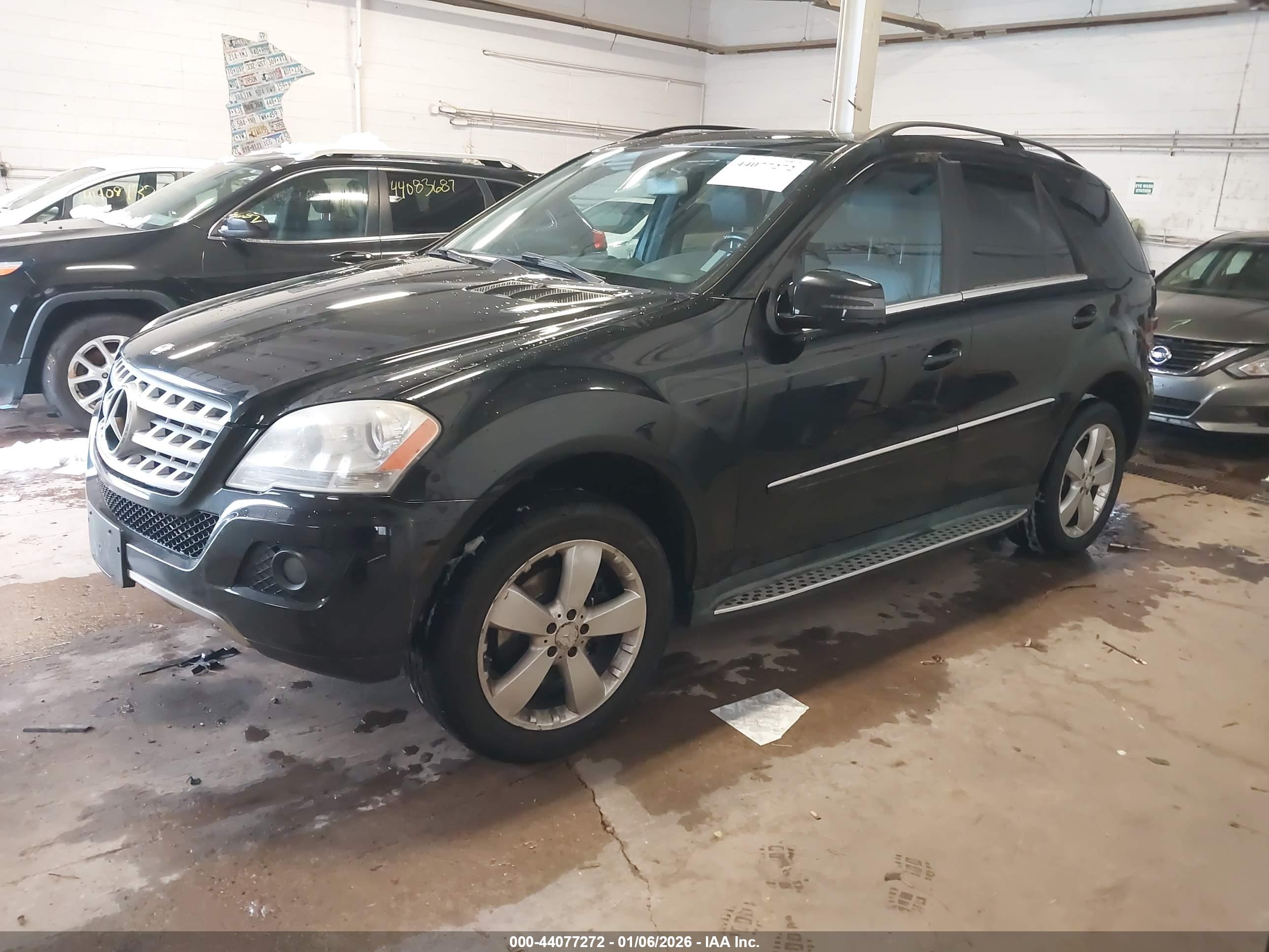 MERCEDES-BENZ ML image 2