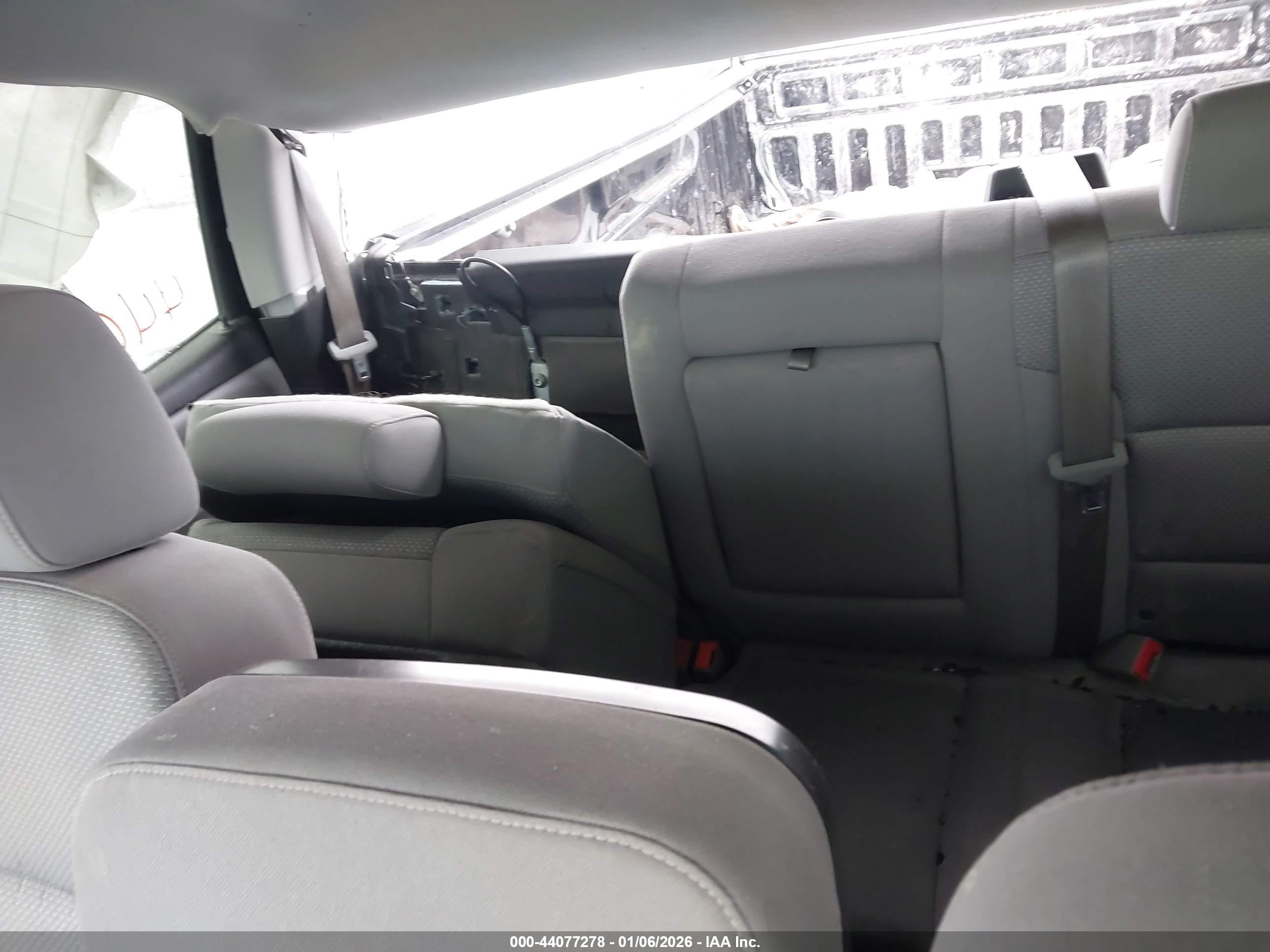 GMC SIERRA image 8