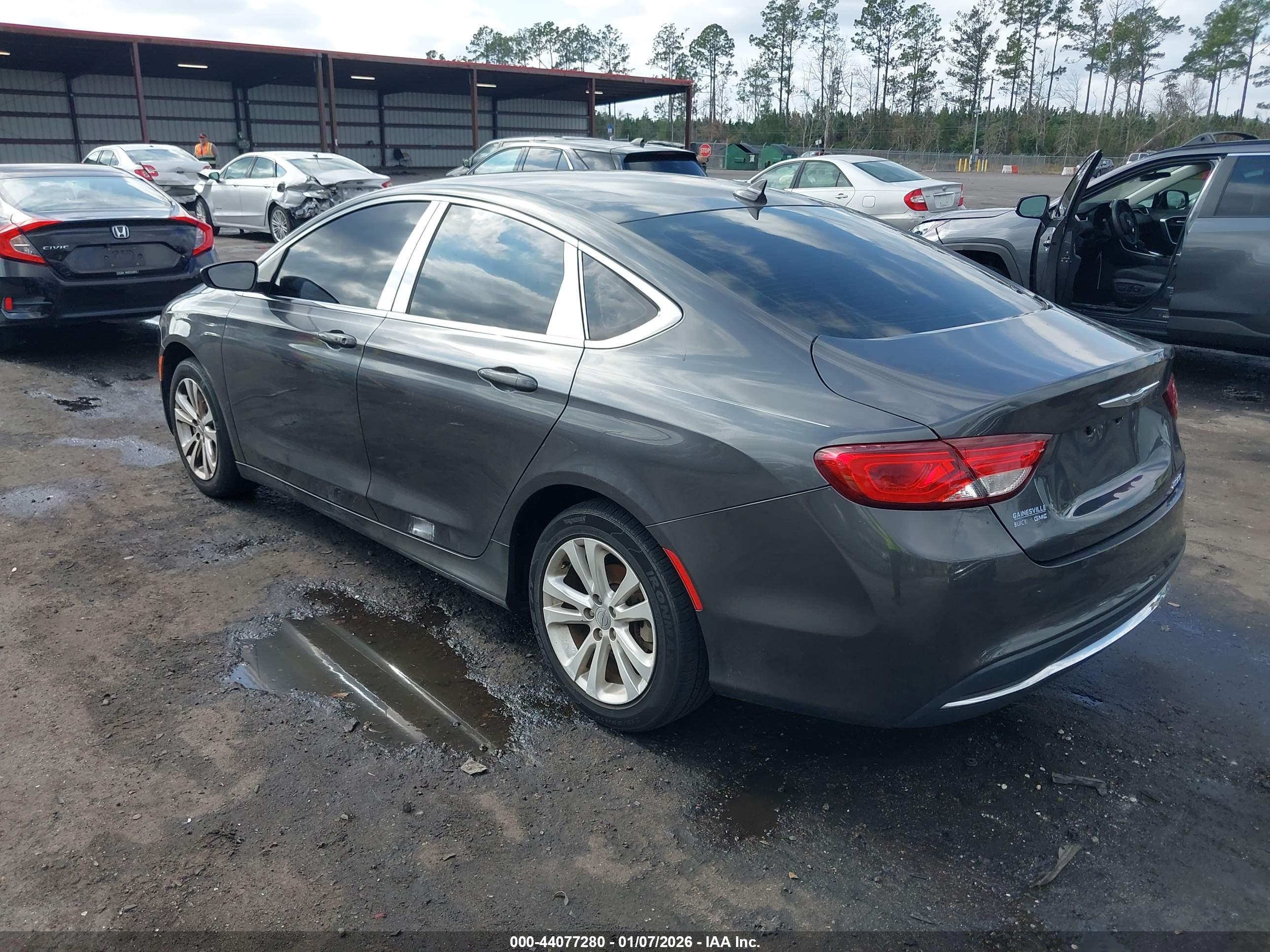 CHRYSLER 200 image 3