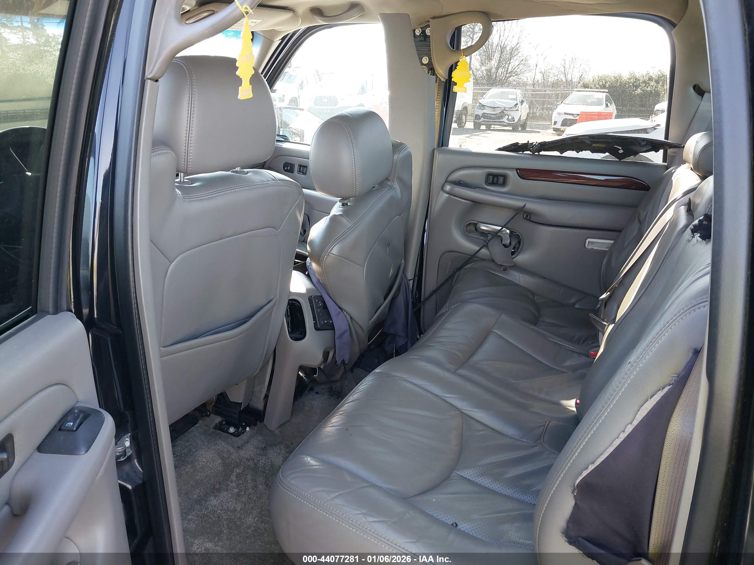 CADILLAC ESCALADE image 8
