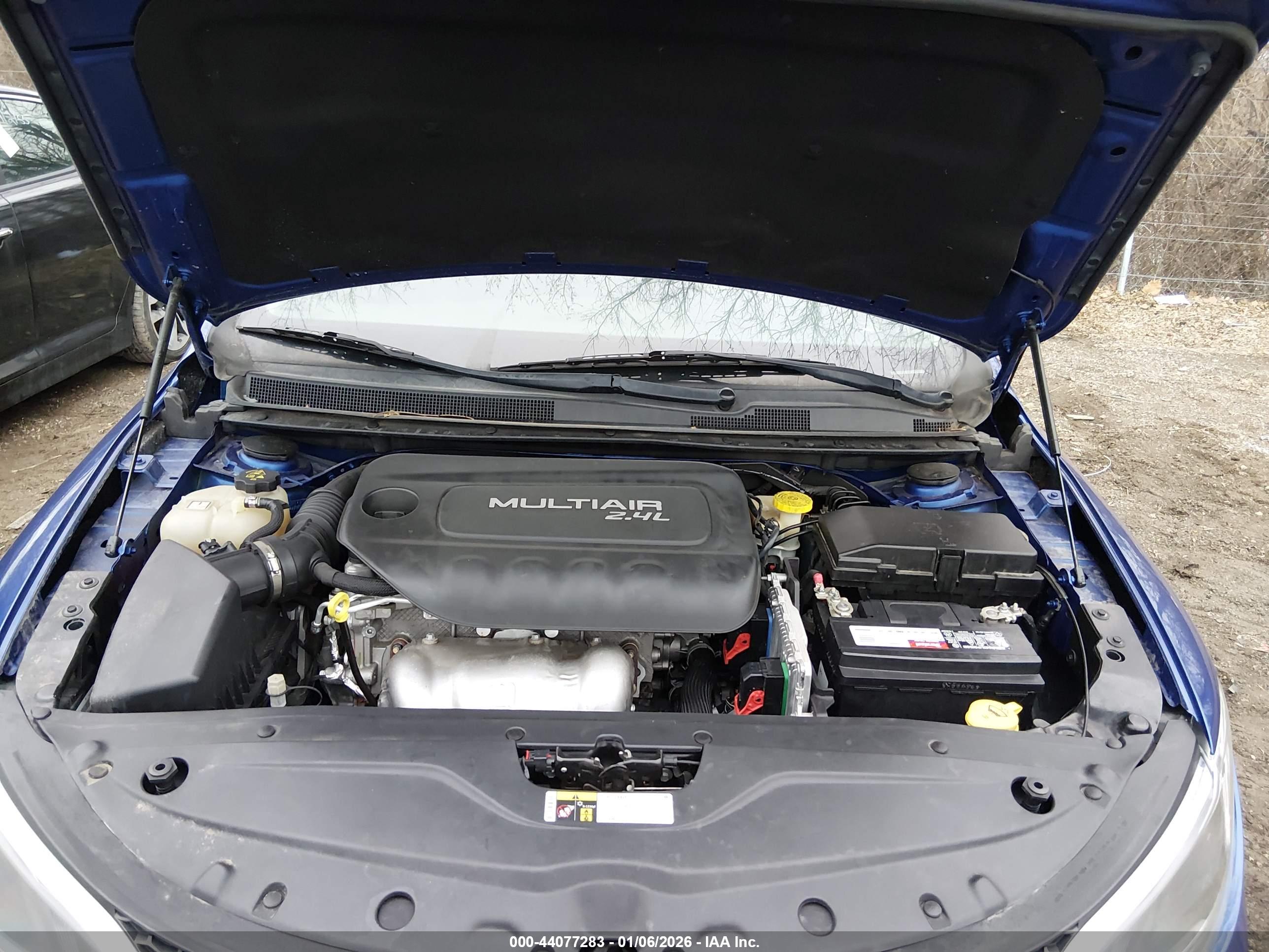 CHRYSLER 200 image 10